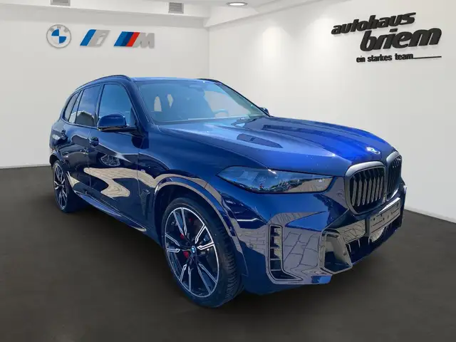 BMW X5 view 2