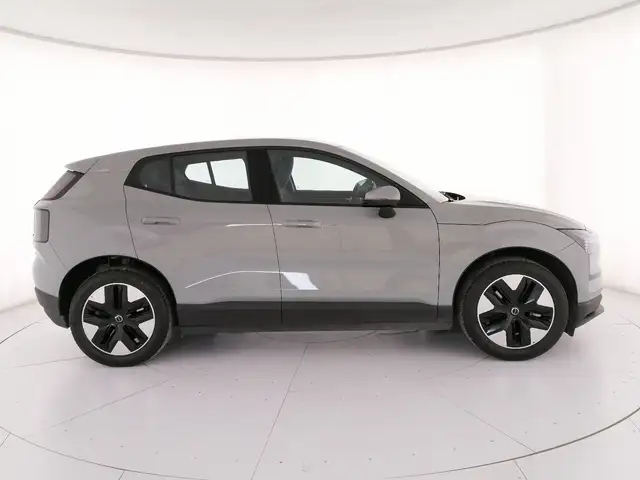 Volvo EX30 view 4