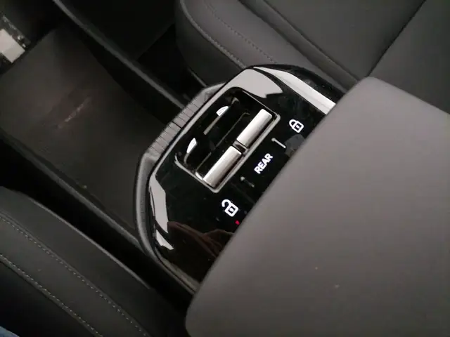Volvo EX30 view 14