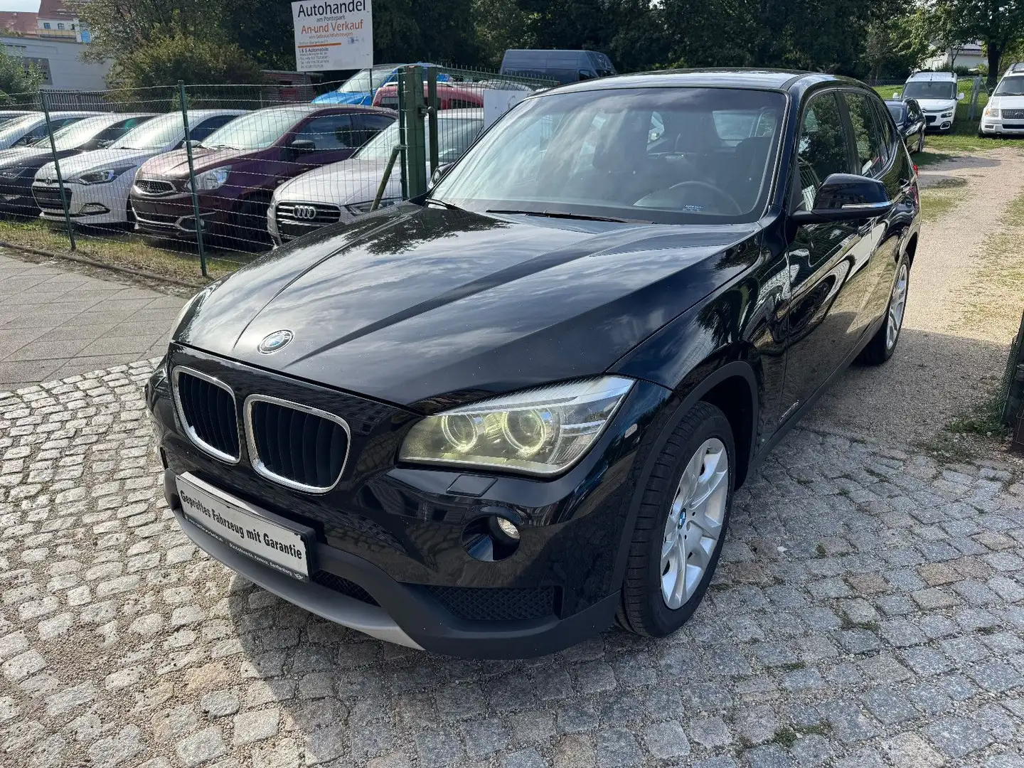 BMW X1 18 d xDrive 1-Hand Steuerkette neu Noir - 1