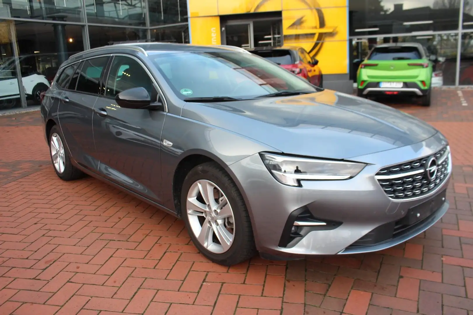Opel Insignia B Sports Tourer Elegance Matrix-LED DAB Grijs - 1