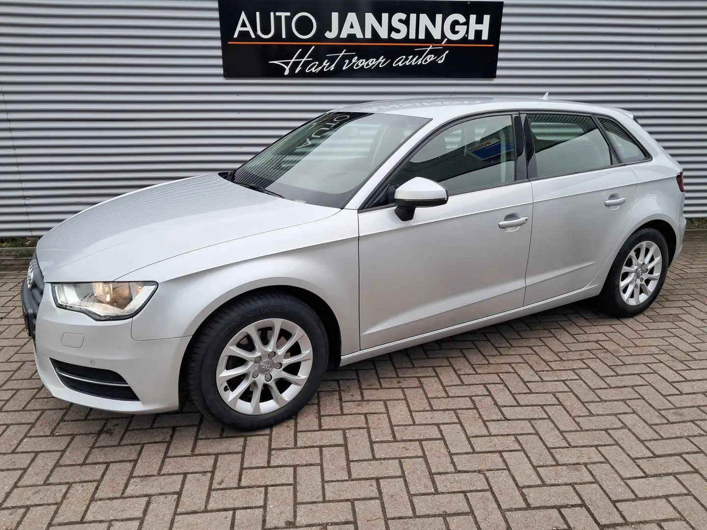 Audi A3 Sportback met 1500 kg Trekgewicht! 1.4 TFSI CoD Am Gris - 1