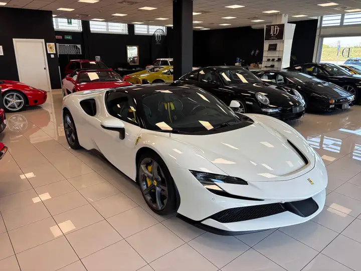 Ferrari SF90 Stradale SF90 BIANCO AVUS - LIFT -