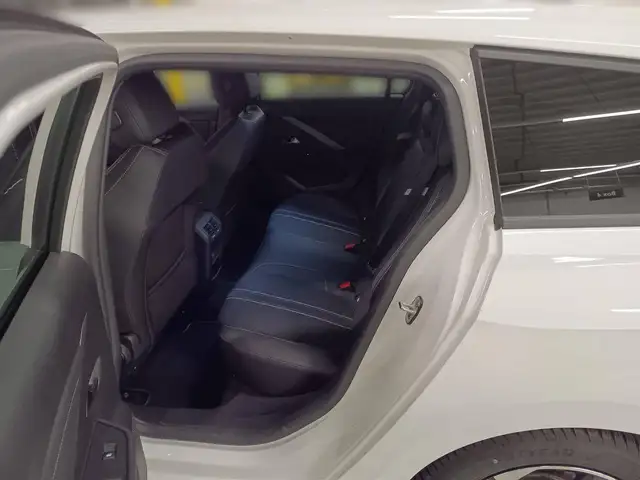Opel Astra view 13