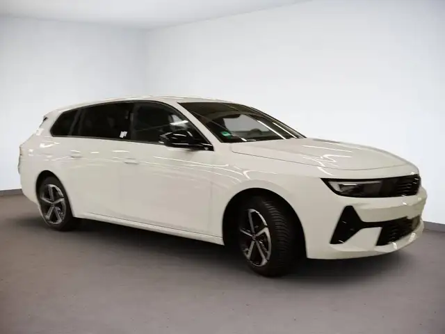 Opel Astra view 2