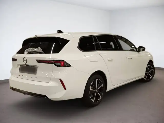 Opel Astra view 8