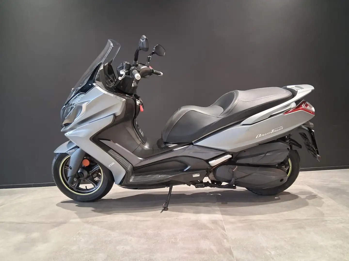 Kymco Downtown 350i Grau - 2