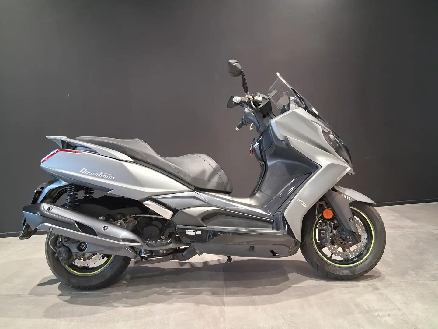 Kymco Downtown 350i Grau - 1