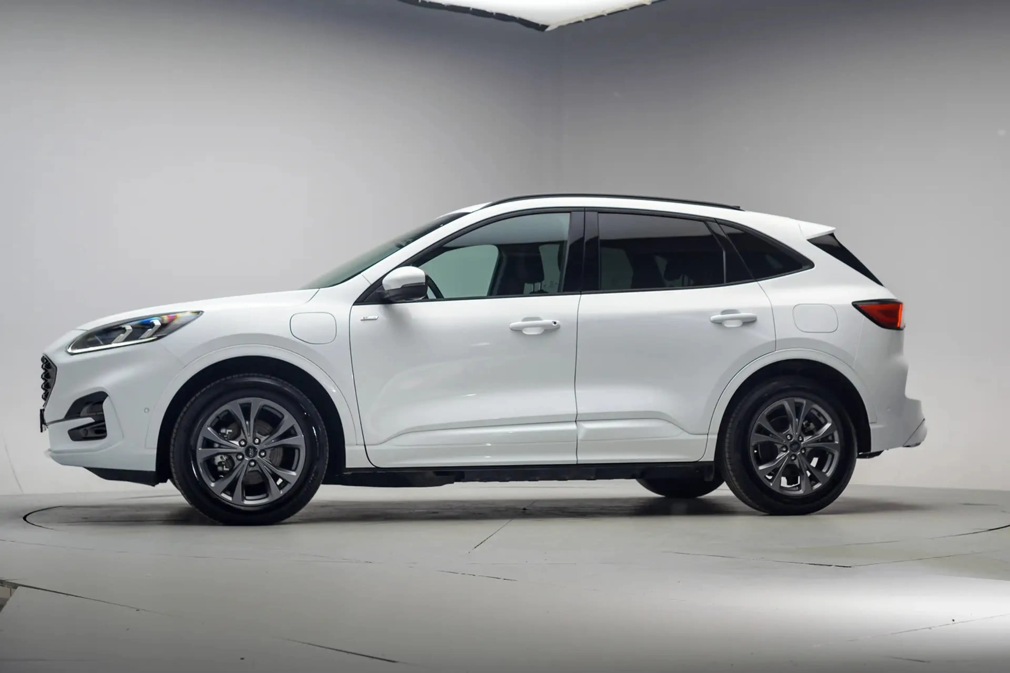 Ford Kuga 2.5 PHEV ST-Line Aut. [ Adapt.cruise Camera Winter — photo 2