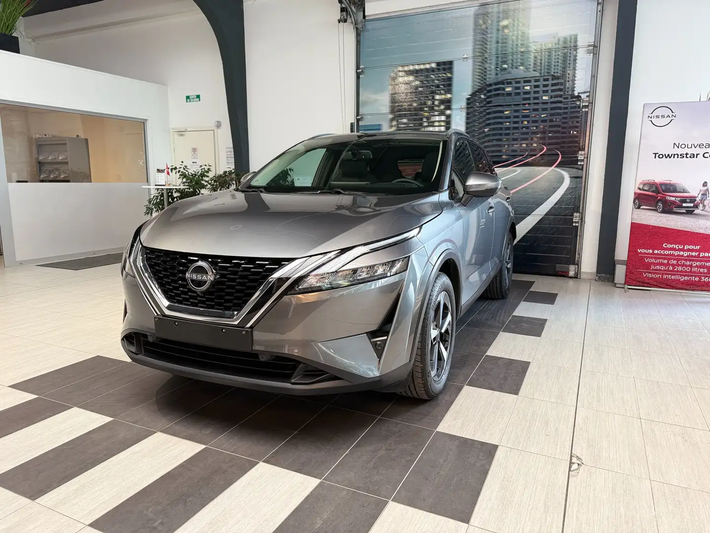 Nissan Qashqai Qashqai 1.3 DIG-T MHEV N-Connecta Grijs - 1