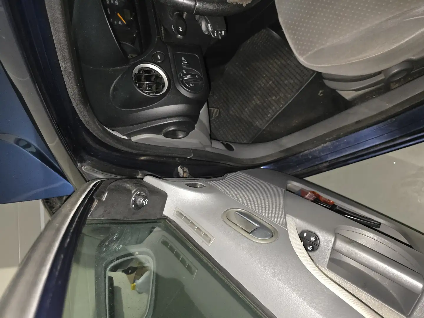 Ford Fiesta 1.4 Ghia - 2