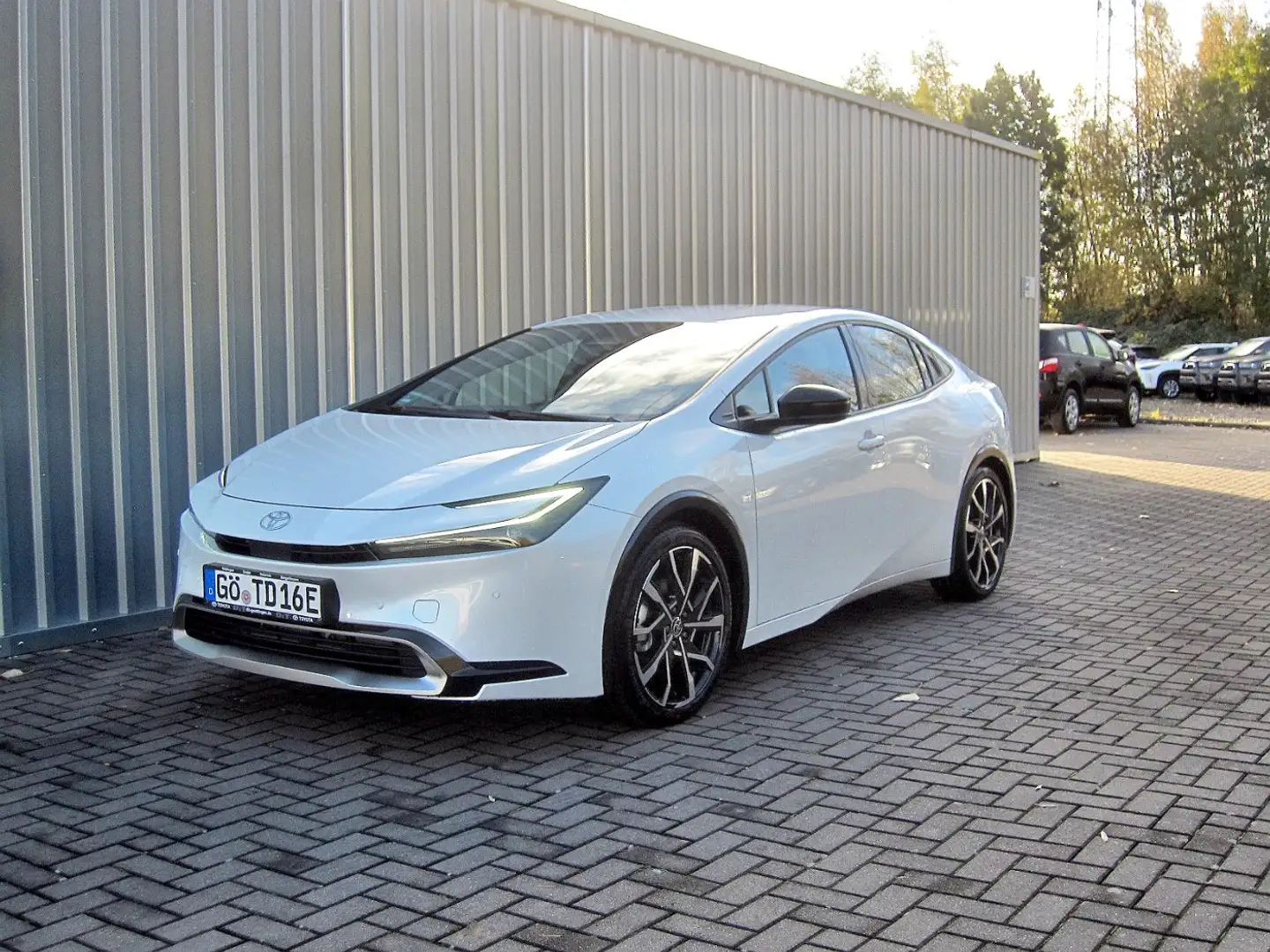 Toyota Prius 2.0 Plug-in Executive Klima Kamera Sitzhzg Červená - 2