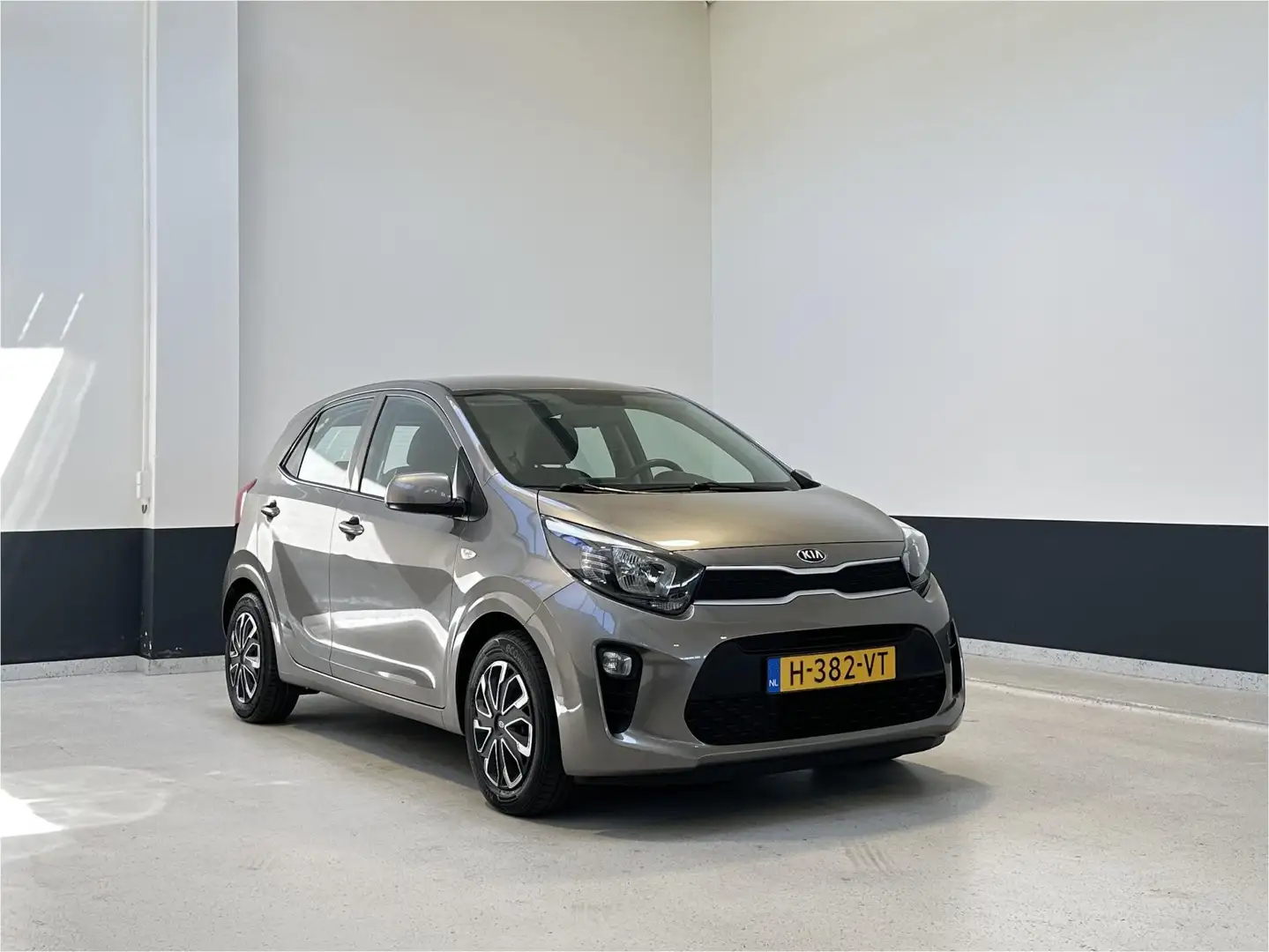 Kia Picanto 1.0 MPi ComfortPlusLine | 1 EIg |Apple Carplay | N Grijs - 1