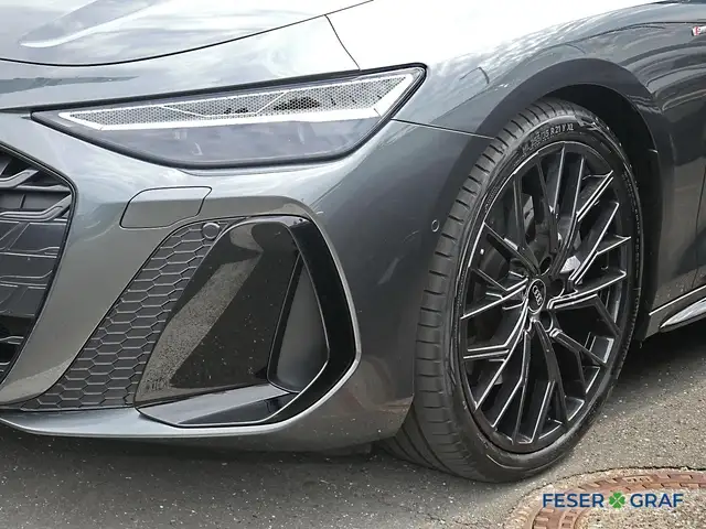 Audi A6 view 10