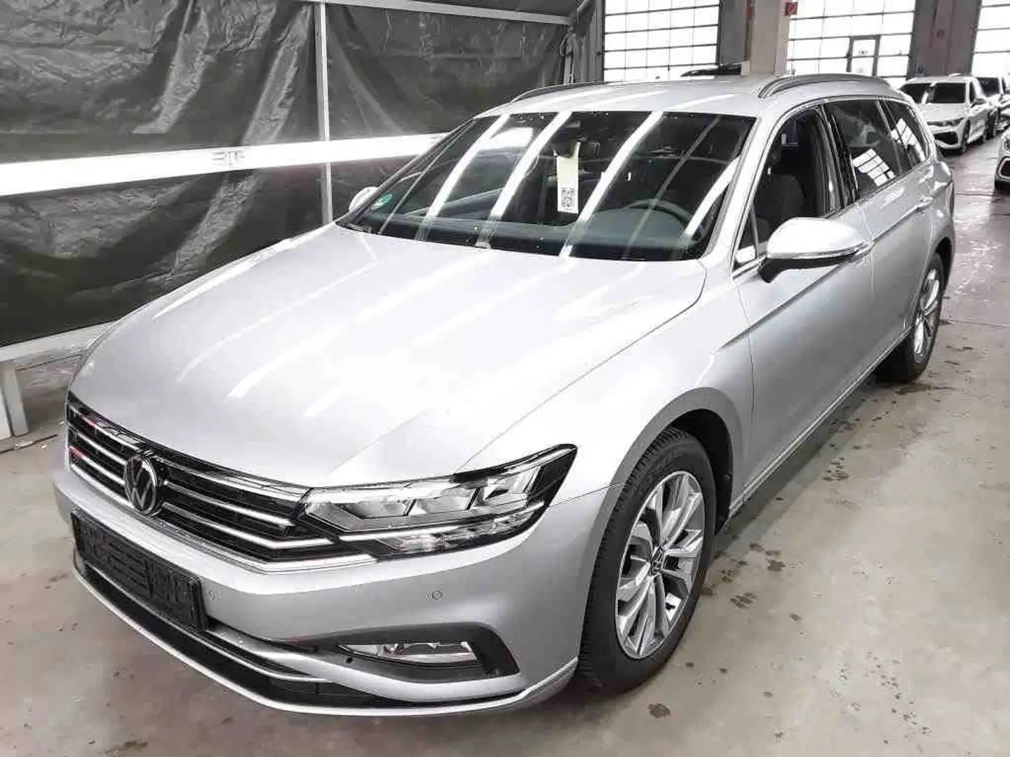 Volkswagen Passat Variant BUSINESS 2.0TSI 190PS DSG NP:46tEUR! KAMRA+ACC+NAV Silber - 1