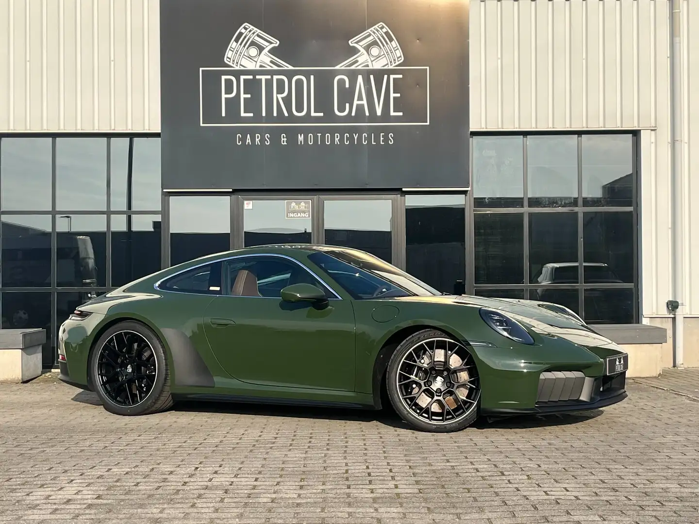 PORSCHE 911