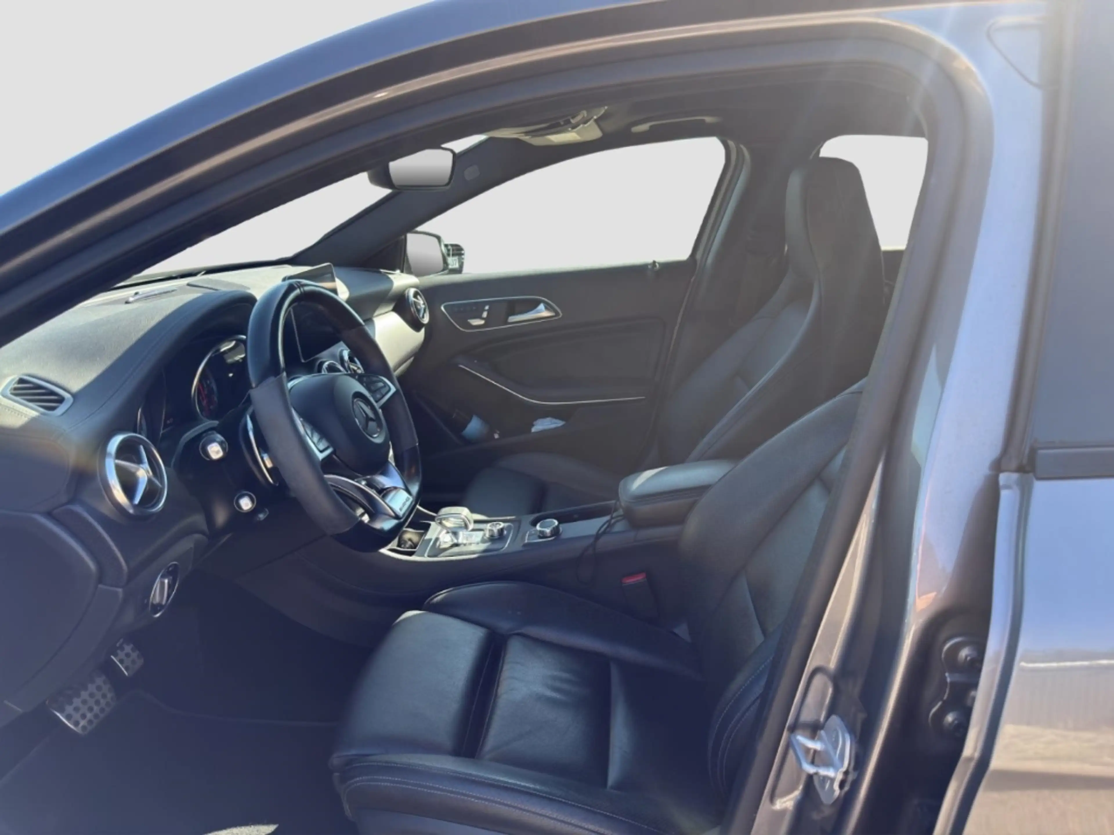 Mercedes-Benz A 45 AMG 4Matic El. Panodach Navi Leder Memory Sitze Sounds — photo 9
