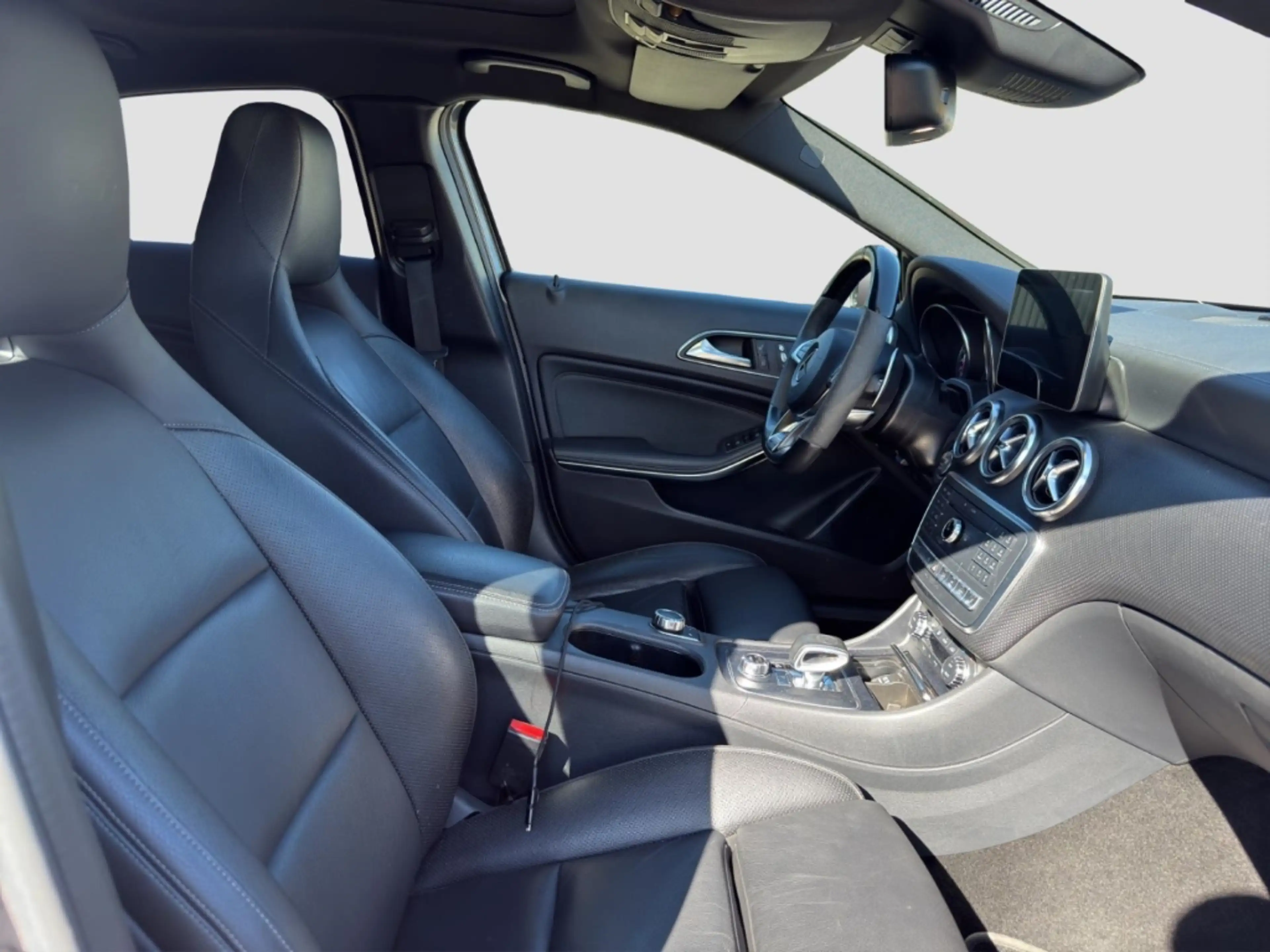 Mercedes-Benz A 45 AMG 4Matic El. Panodach Navi Leder Memory Sitze Sounds — photo 12