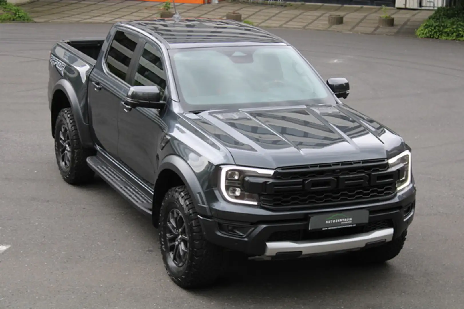 Ford Raptor Ranger e-4WD Carplay/Kamera/LED/Keyless siva - 1