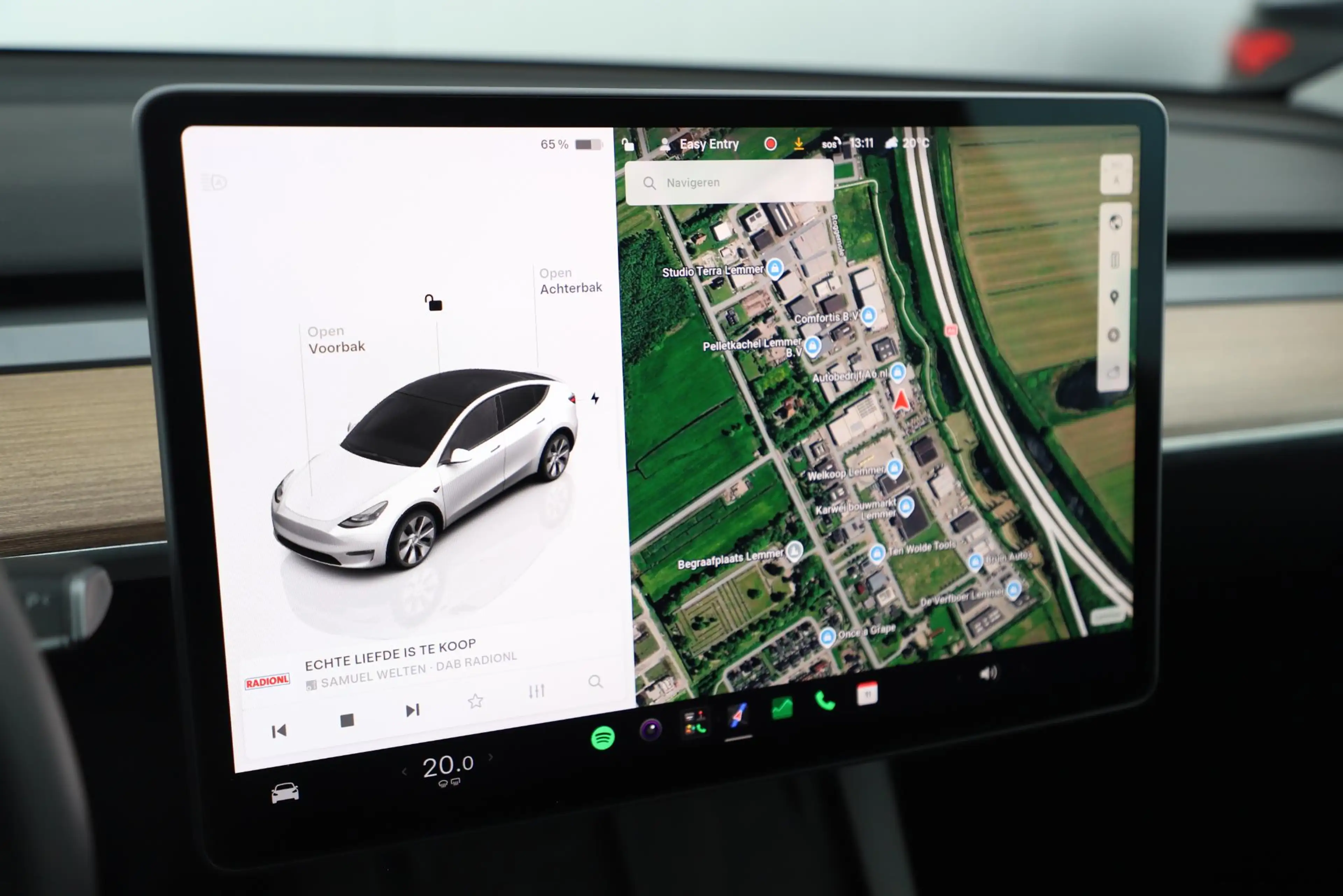 Tesla Model Y Long Range AWD 75 kWh Afneembare Trekhaak Panorama — photo 17