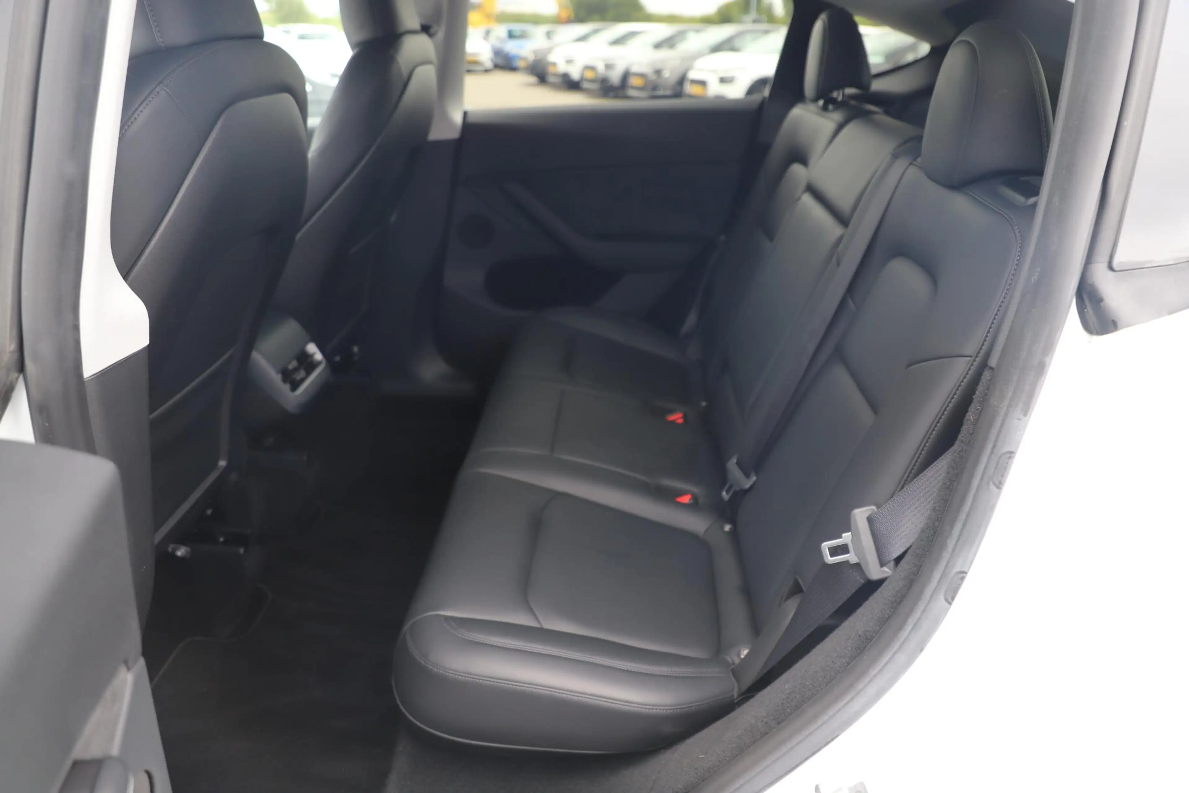 Tesla Model Y Long Range AWD 75 kWh Afneembare Trekhaak Panorama — photo 10