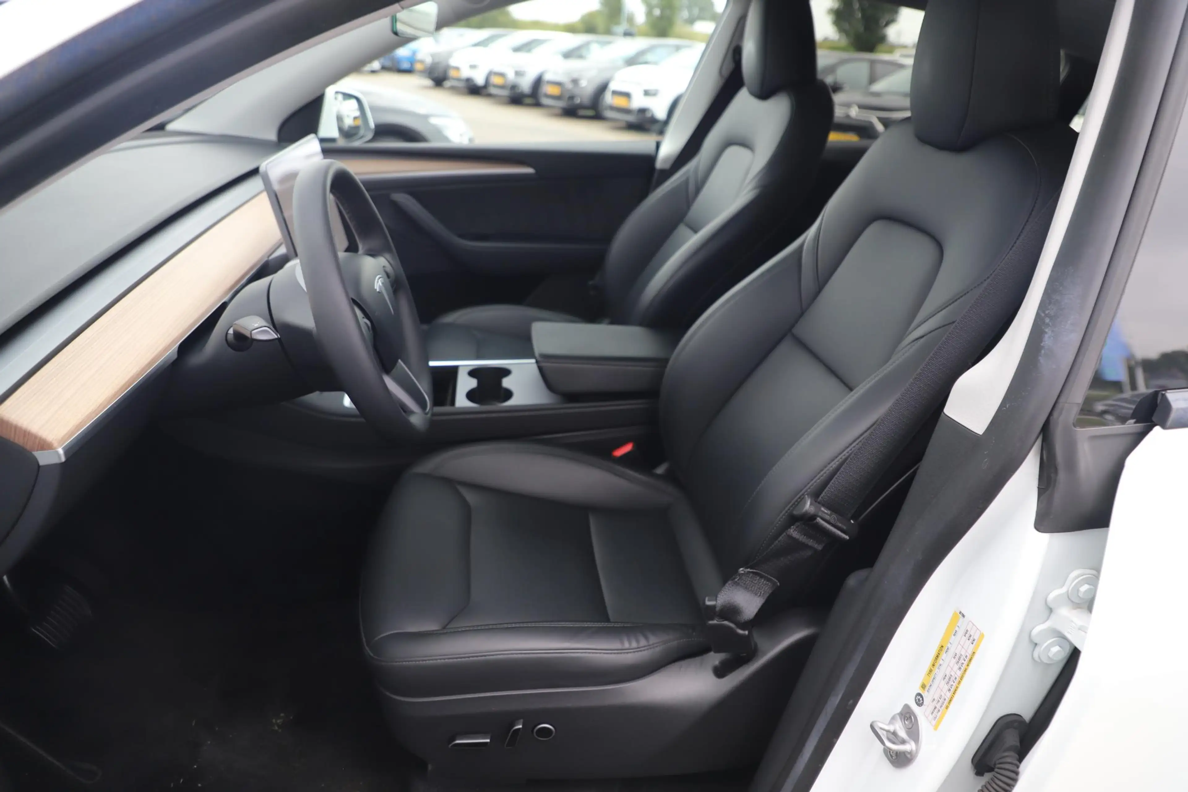 Tesla Model Y Long Range AWD 75 kWh Afneembare Trekhaak Panorama — photo 9