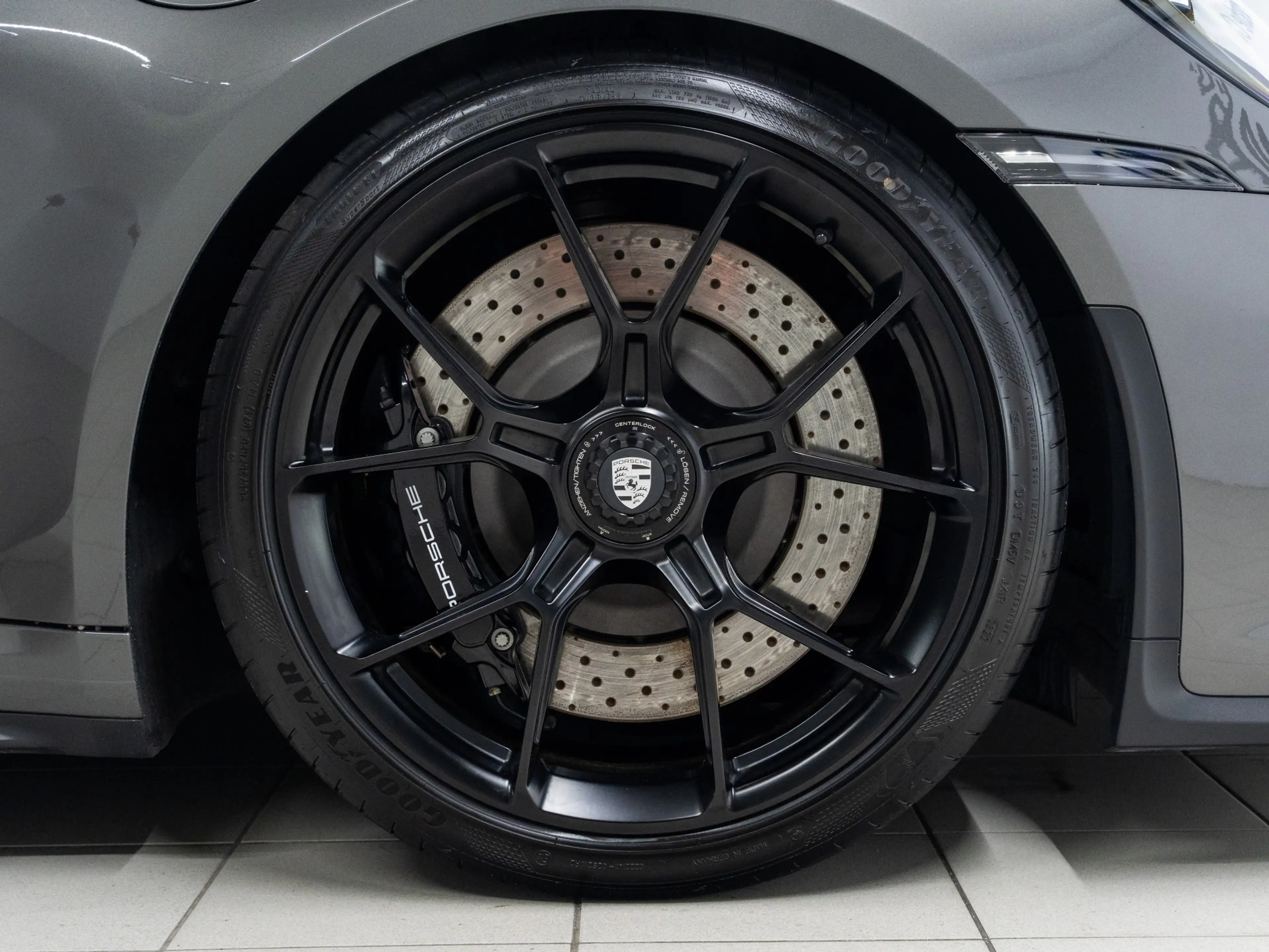 Porsche 992 GT3 Touring — photo 9