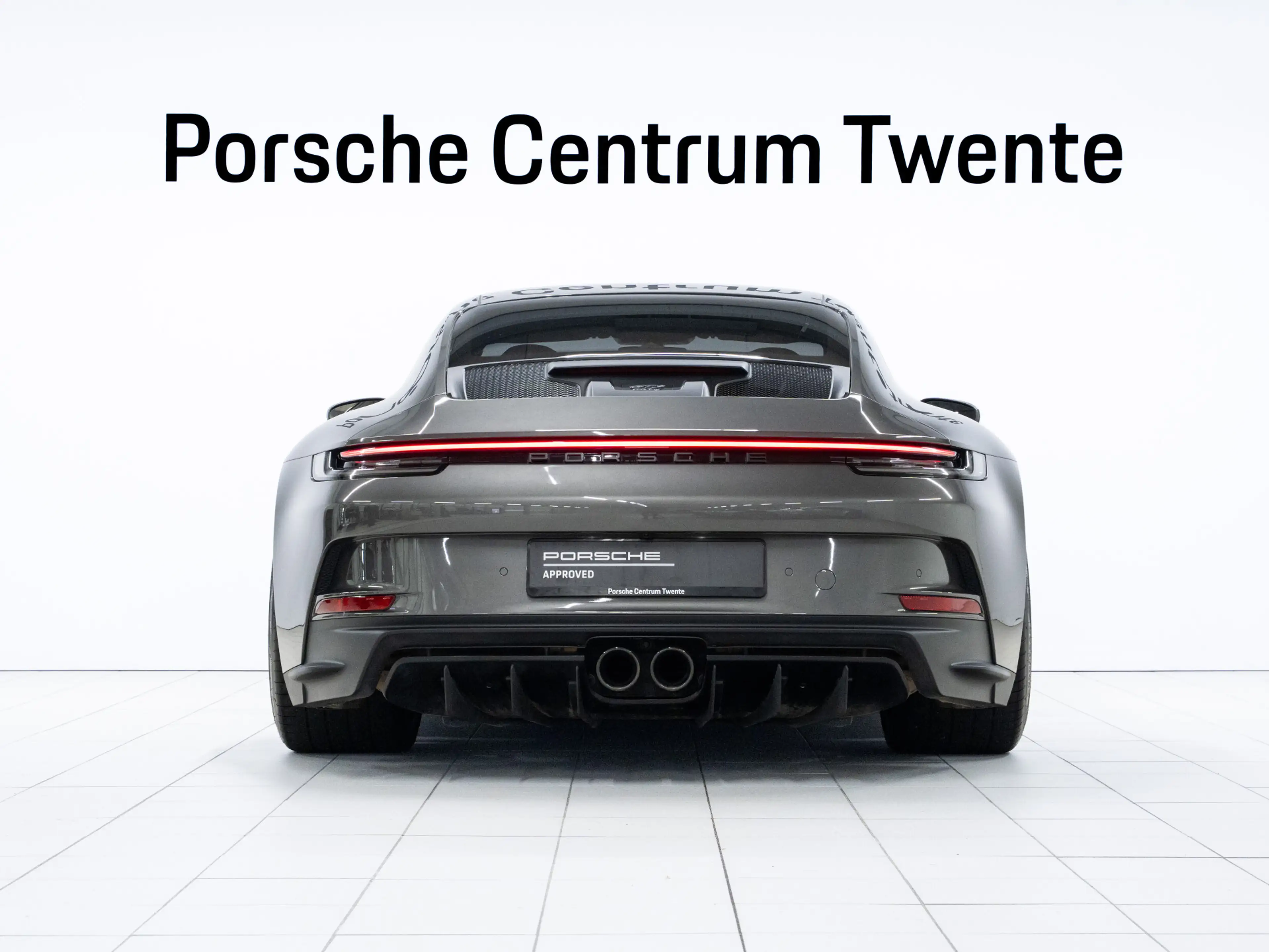 Porsche 992 GT3 Touring — photo 4