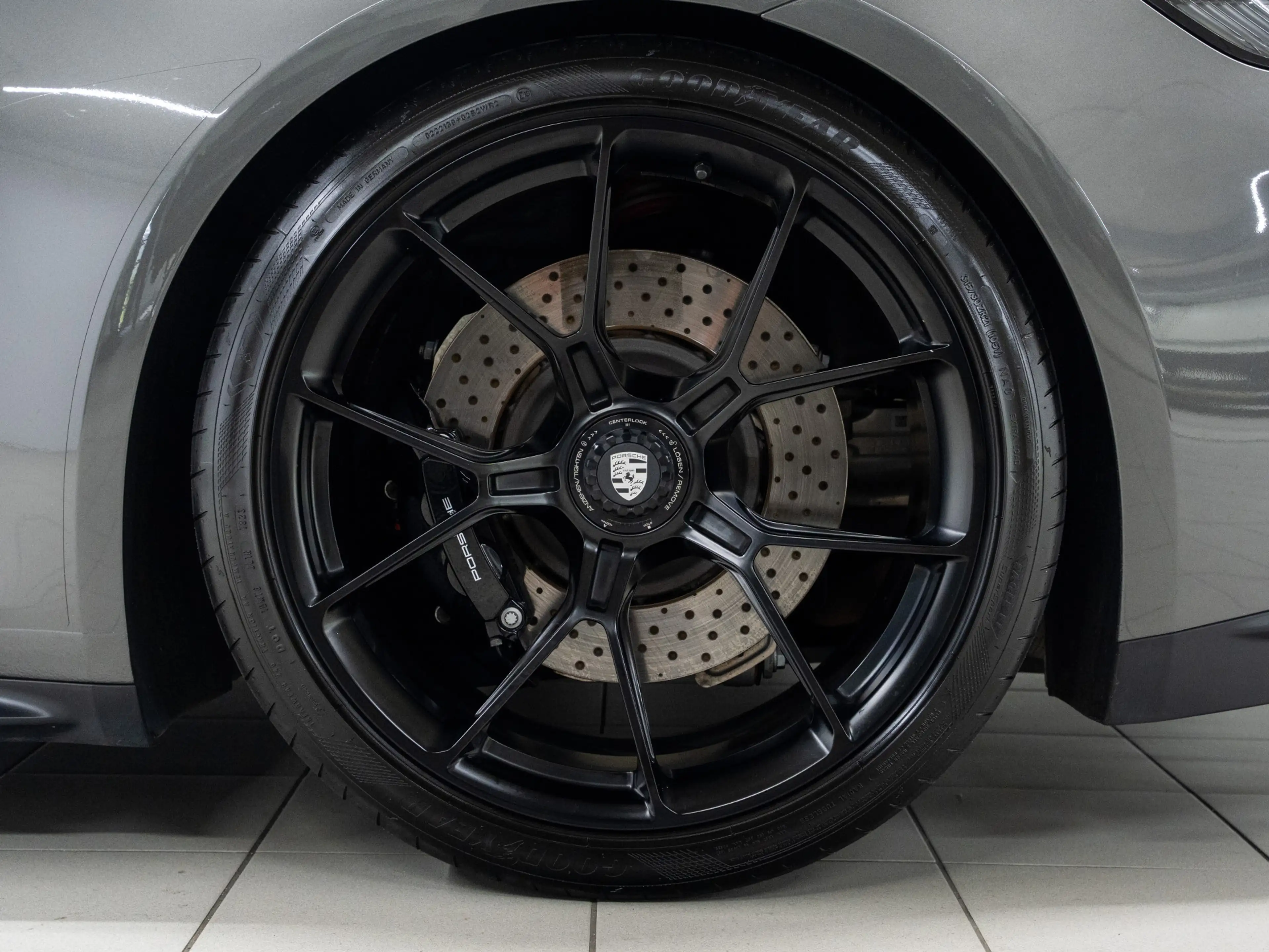 Porsche 992 GT3 Touring — photo 11