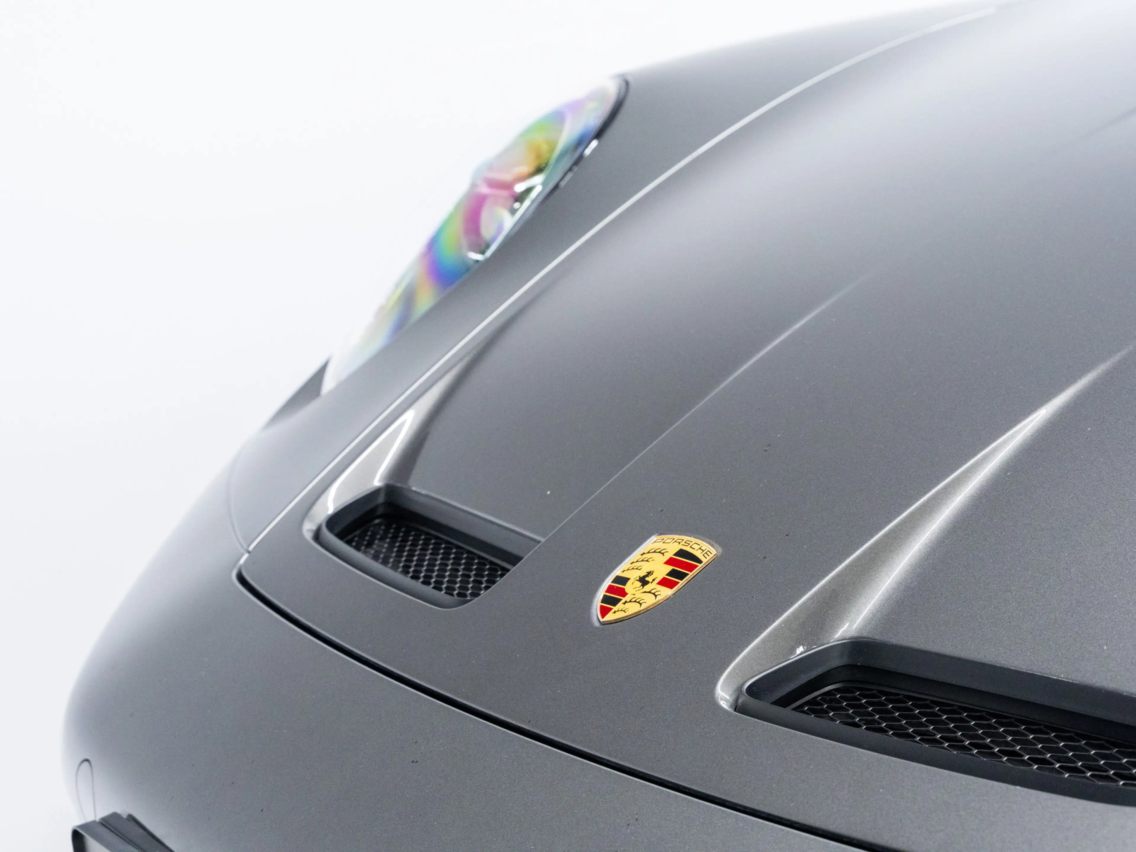 Porsche 992 GT3 Touring — photo 12