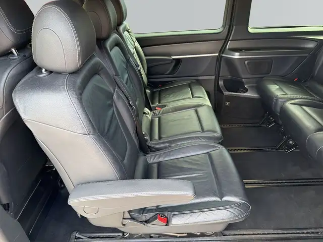 Mercedes-Benz V-Class view 10