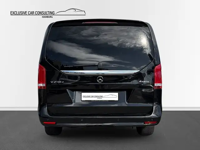 Mercedes-Benz V-Class view 5