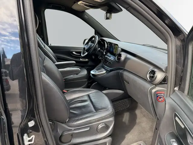 Mercedes-Benz V-Class view 9
