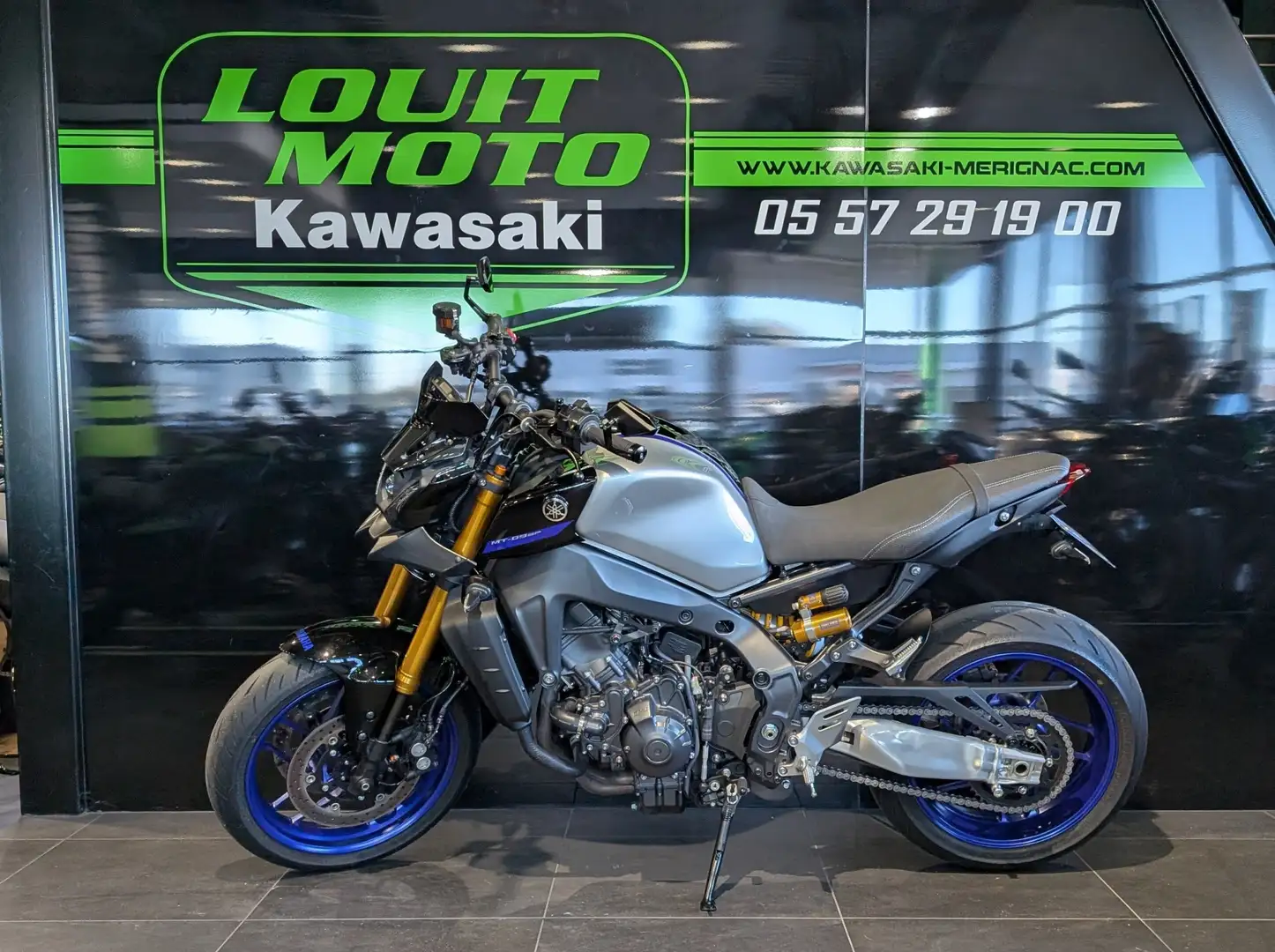 Yamaha MT-09 Bleu - 2