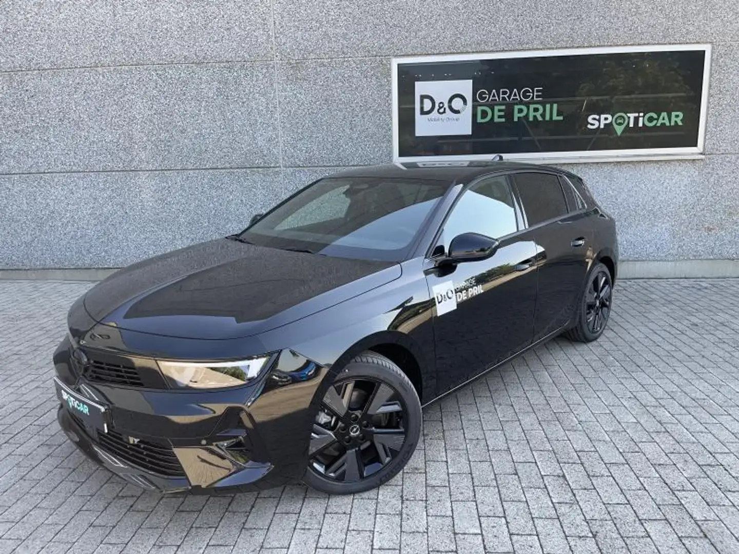 Opel Astra GS Zwart - 1