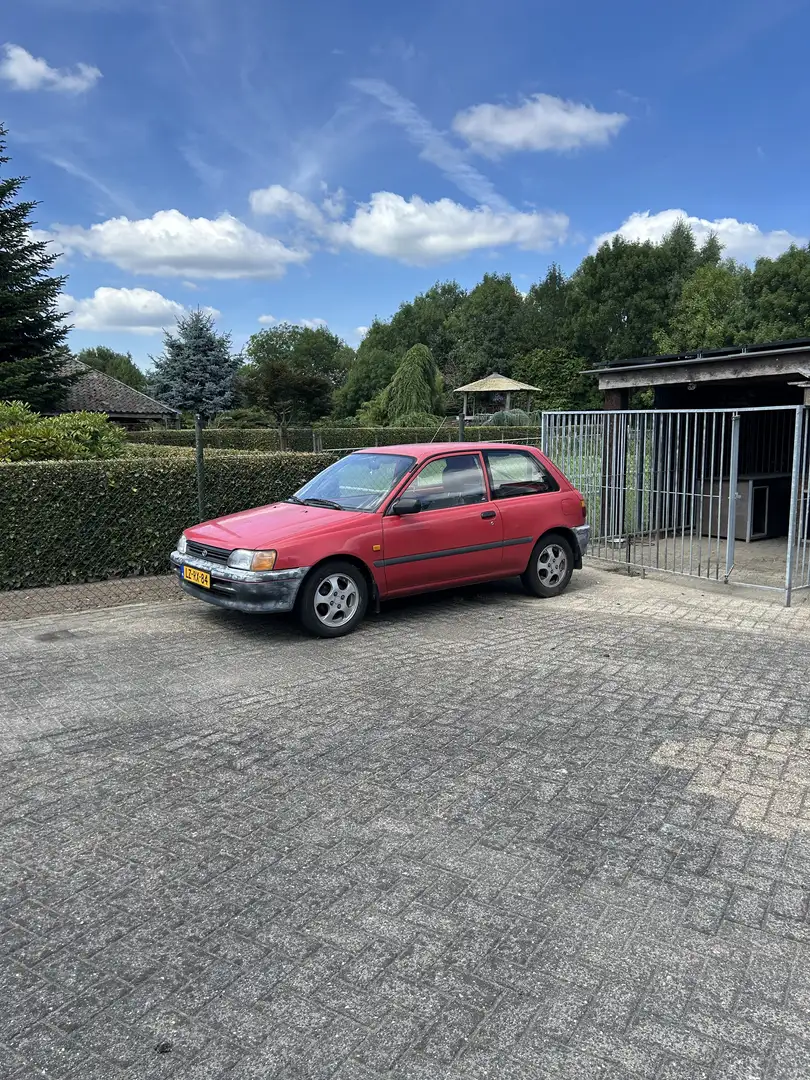 Toyota Starlet 1.3 E2 Rojo - 1