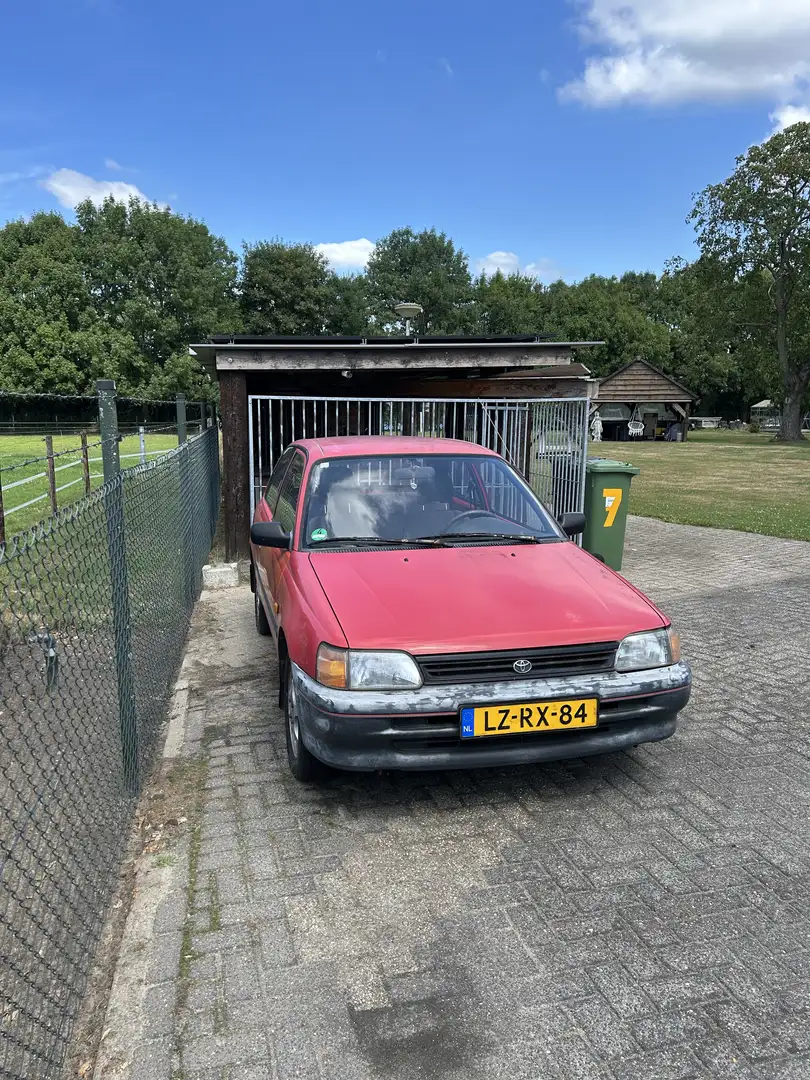 Toyota Starlet 1.3 E2 Rojo - 2