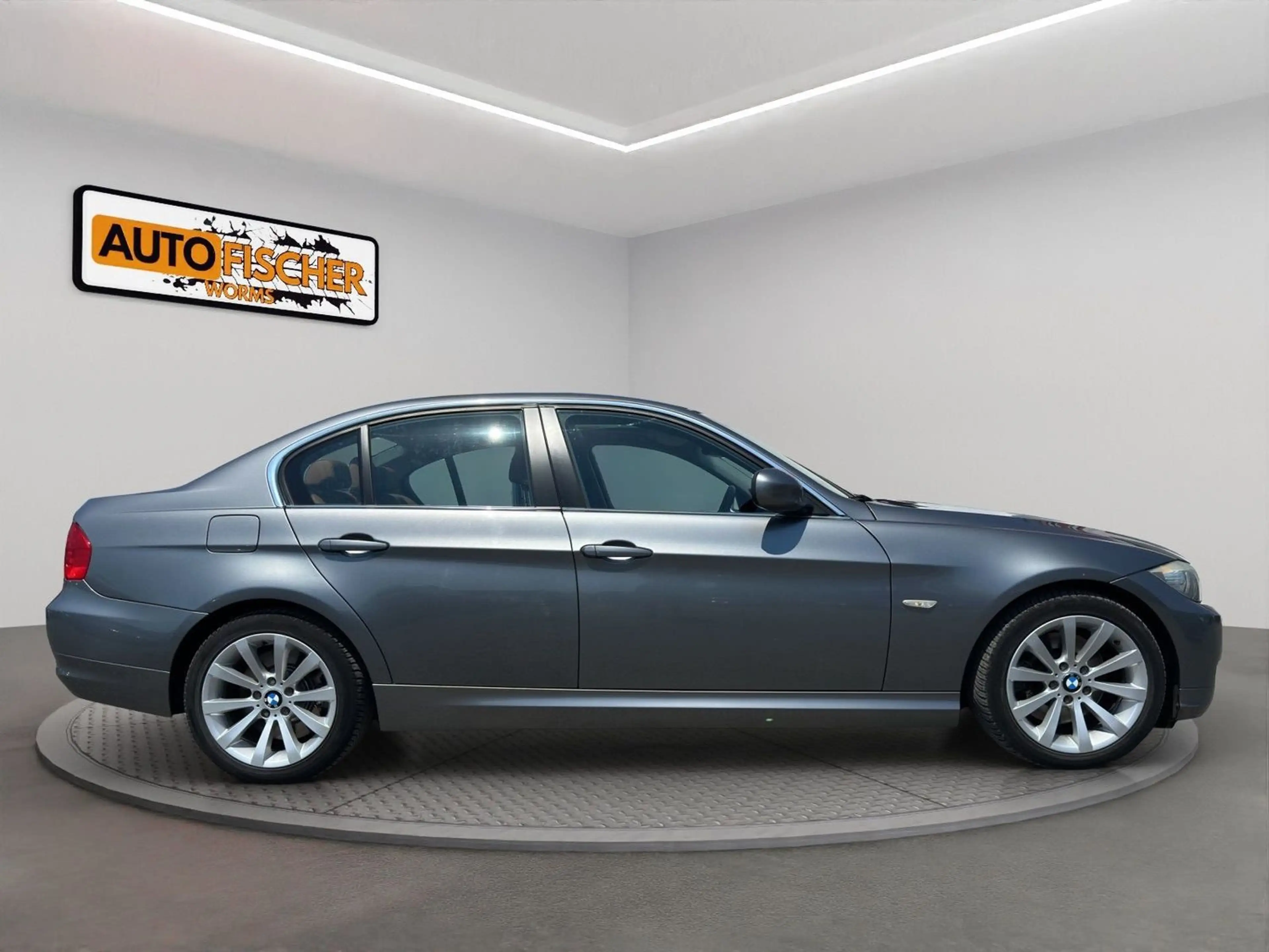 BMW 325 d  Leder  Xenon  "Rentner" Motor 3,0 Ltr.-145 kW — photo 8