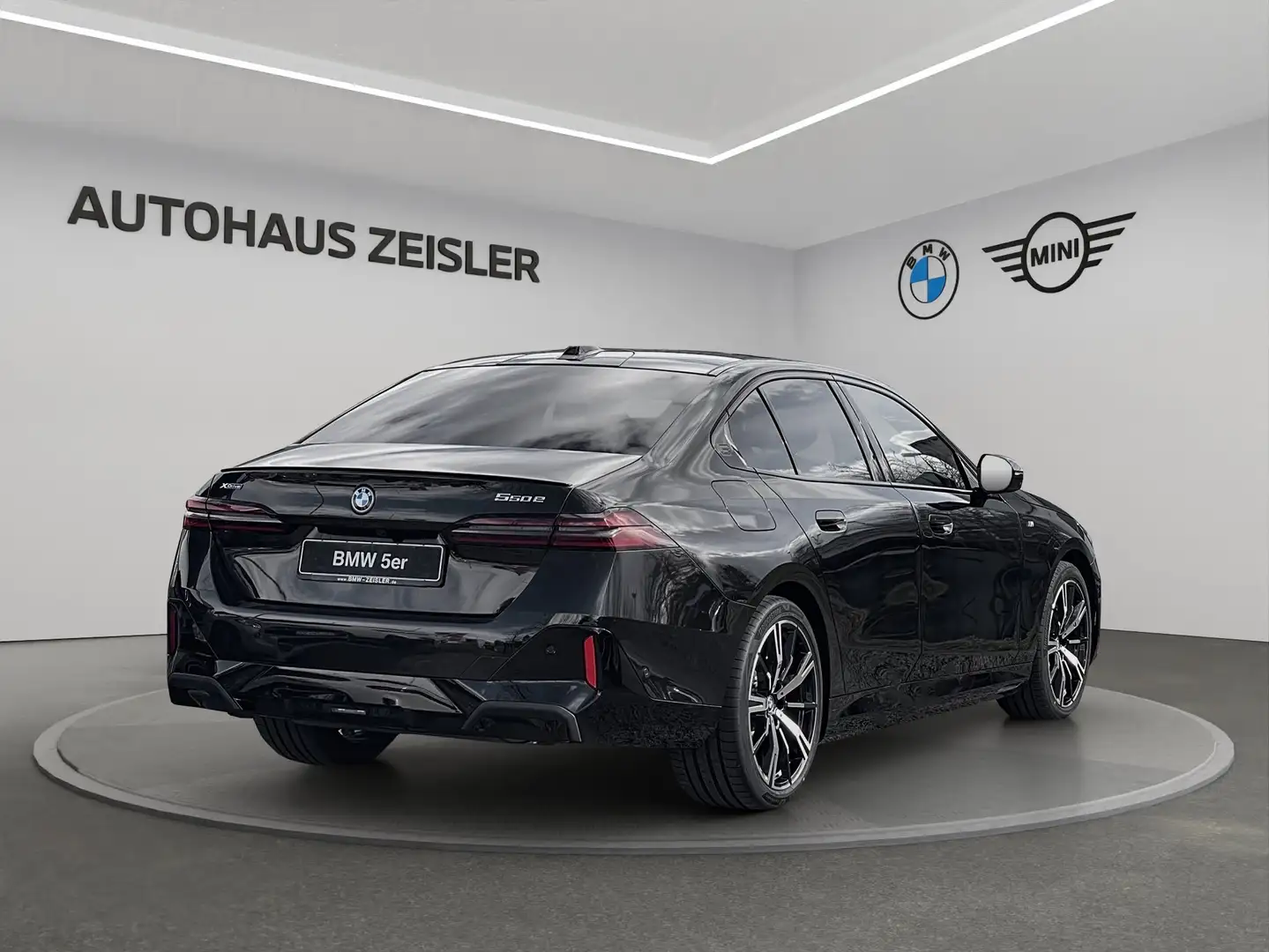 BMW 550 e xDrive Lim. M Sport Pro 20"LM AHK Glasdach Negro - 2