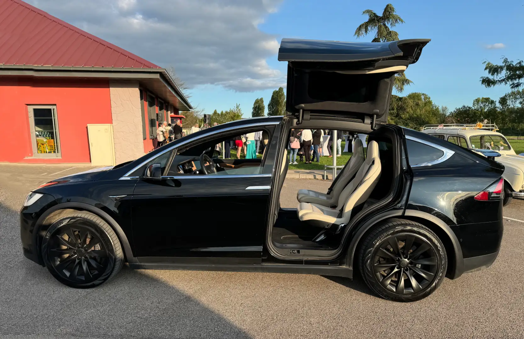 Tesla Model X MODEL X Long Range PLUS AWD Noir - 1