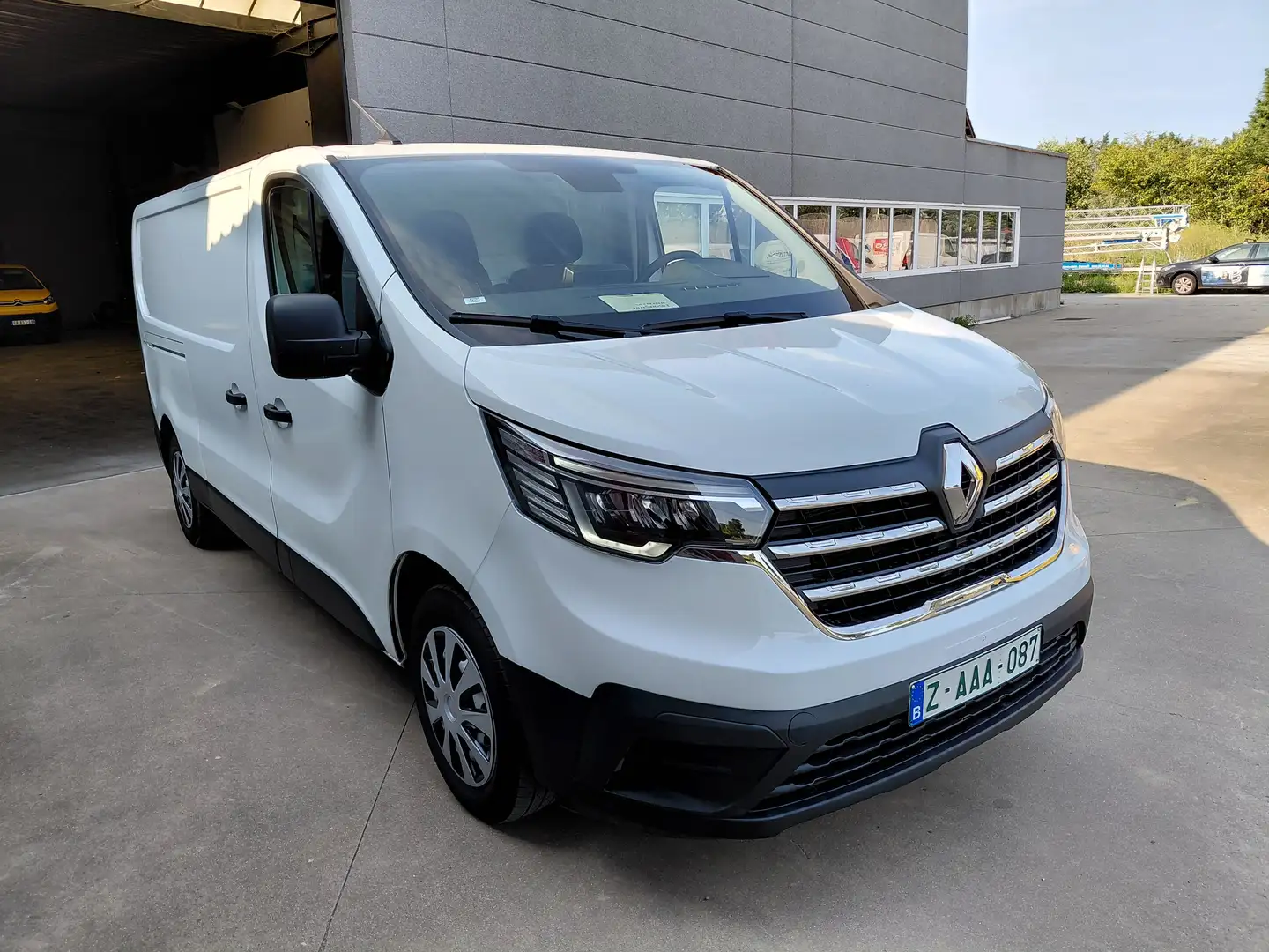 Renault Trafic 2.0 Dci, 96 kw, L2 H1, 28000 km, 1 jaar garantie Белый - 2