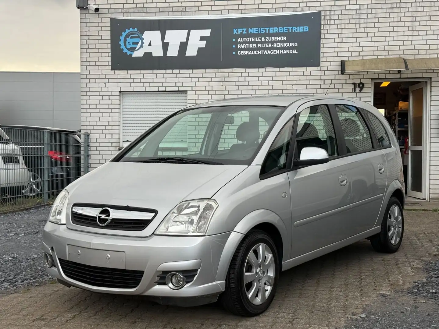 Opel Meriva Cosmo 1,4  TÜV NEU Silber - 1