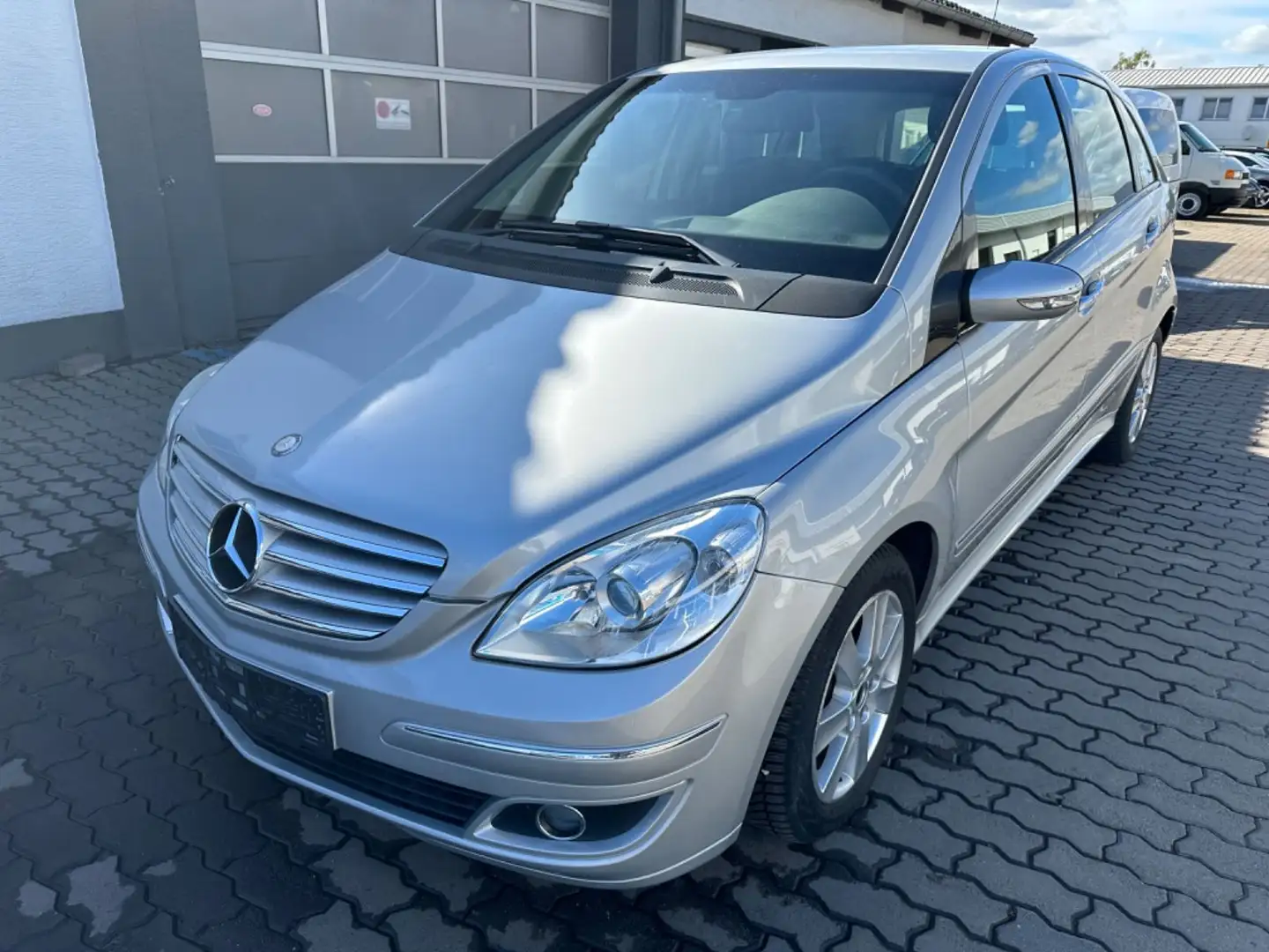 Mercedes-Benz B 200 Sports Tourer AHK Sitzheizung TÜV Neu Plateado - 1