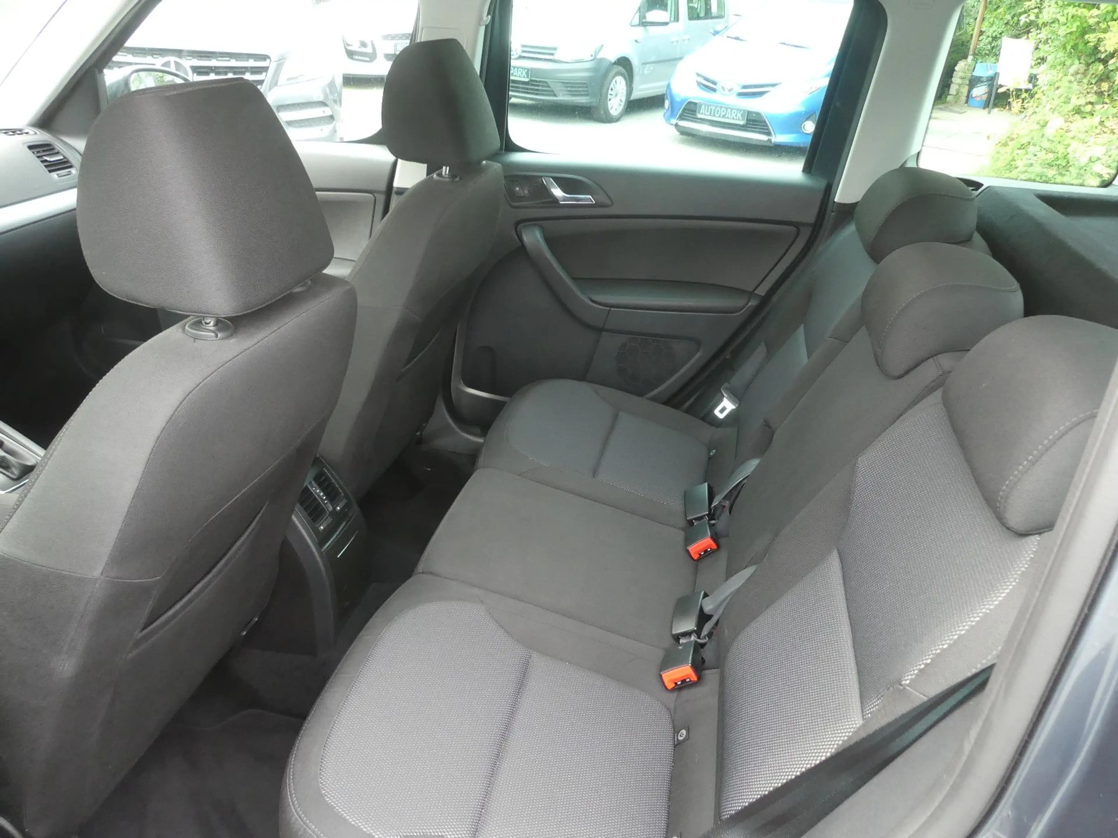 Skoda Yeti Ambition 4x4*1.Hand*Automatik*Nr.06 — photo 9