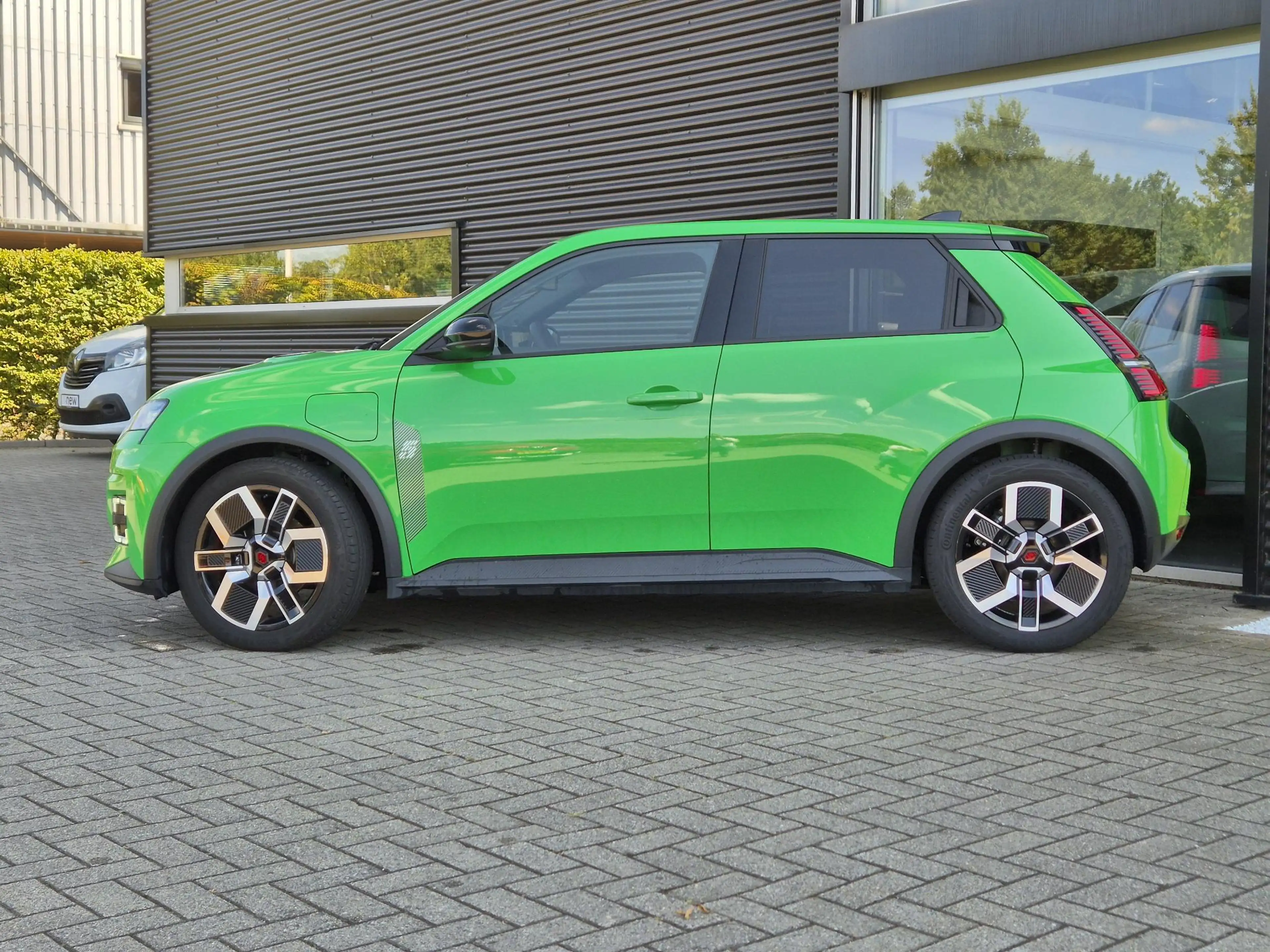 Renault R 5 comfort range techno 52 kWh Pack Winter, V2G, Navi — photo 2