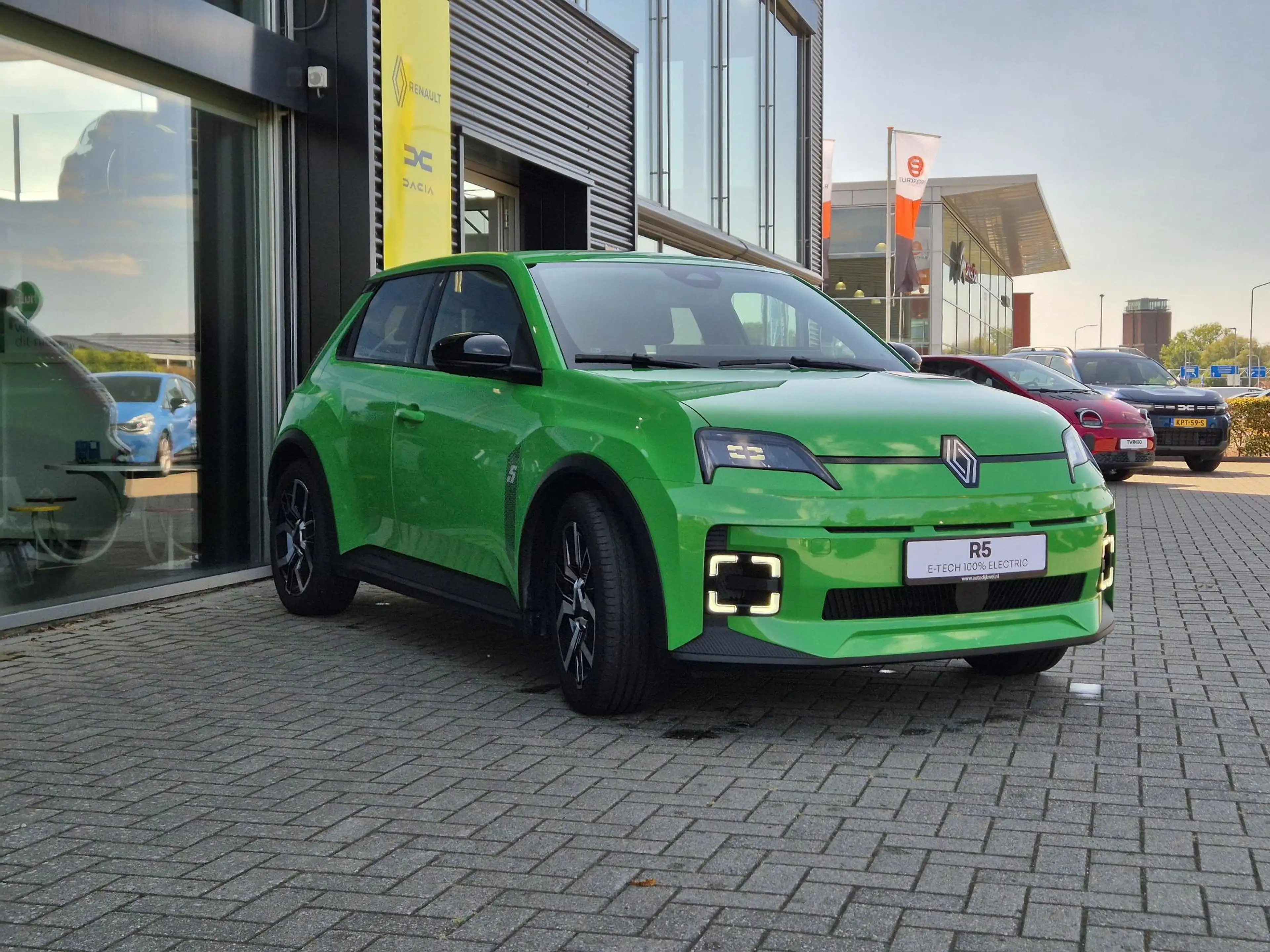 Renault R 5 comfort range techno 52 kWh Pack Winter, V2G, Navi — photo 4