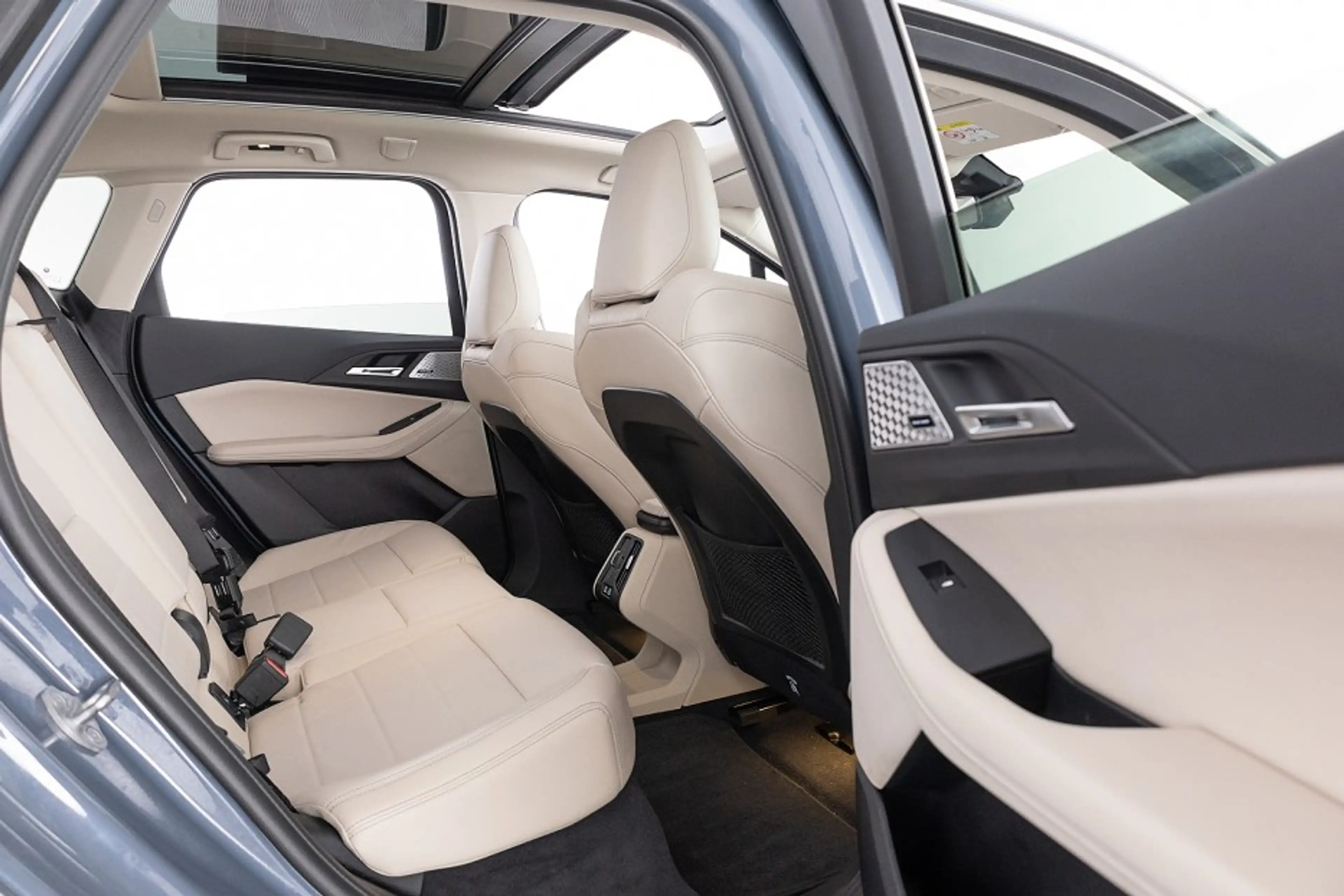 BMW 230 2-serie ActiveTourer 230e xDrive Luxury line | PAN — photo 11