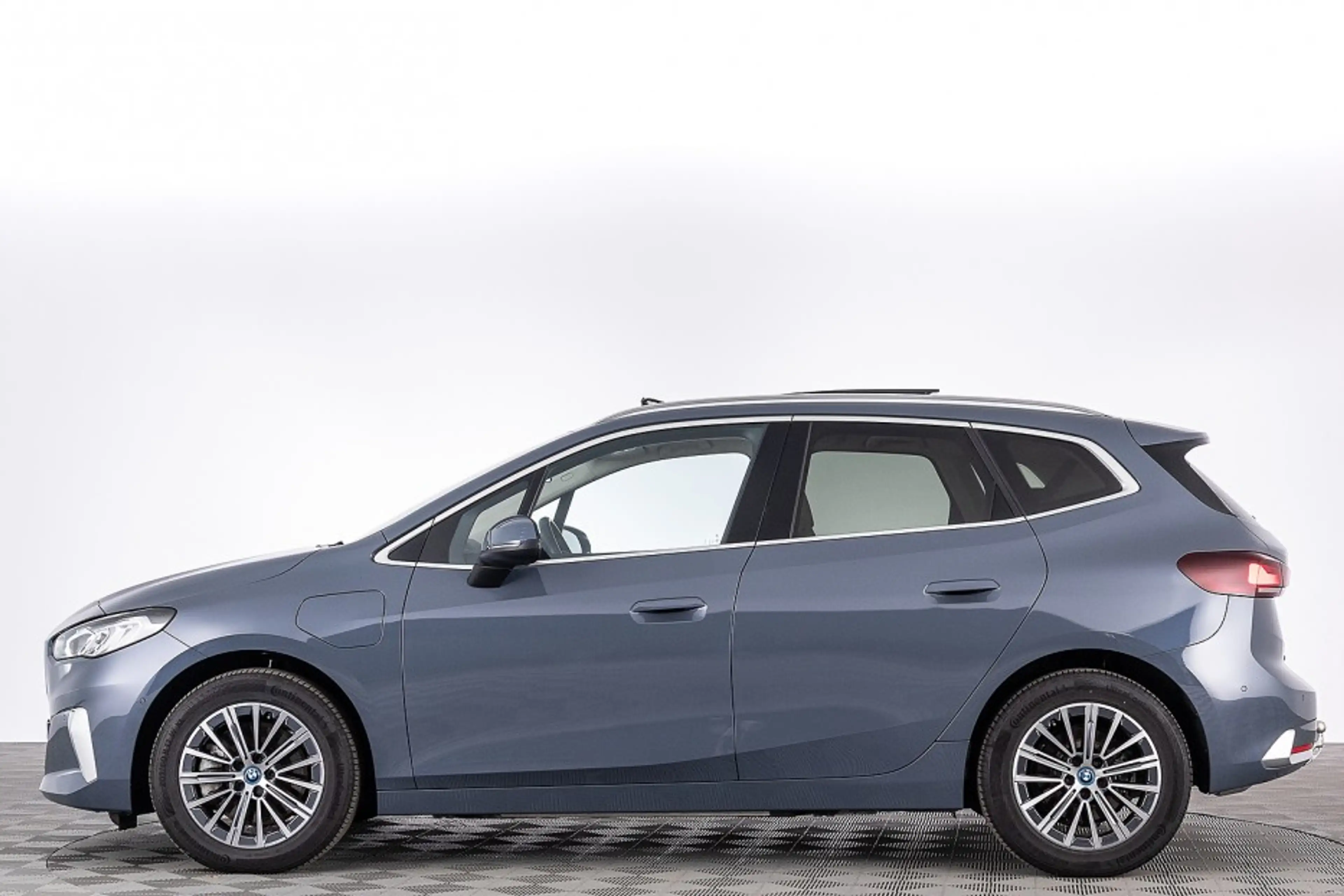 BMW 230 2-serie ActiveTourer 230e xDrive Luxury line | PAN — photo 45