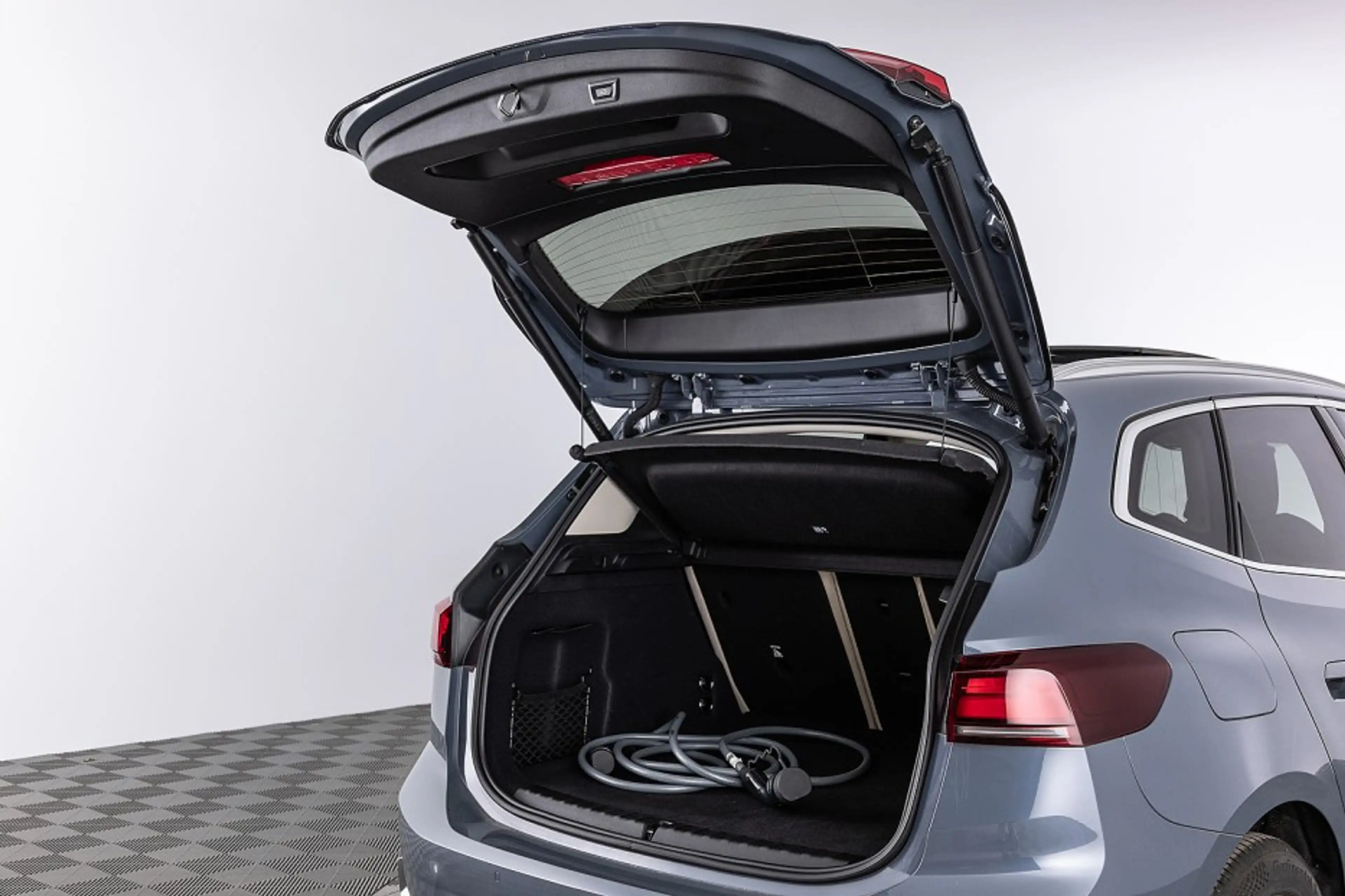 BMW 230 2-serie ActiveTourer 230e xDrive Luxury line | PAN — photo 42