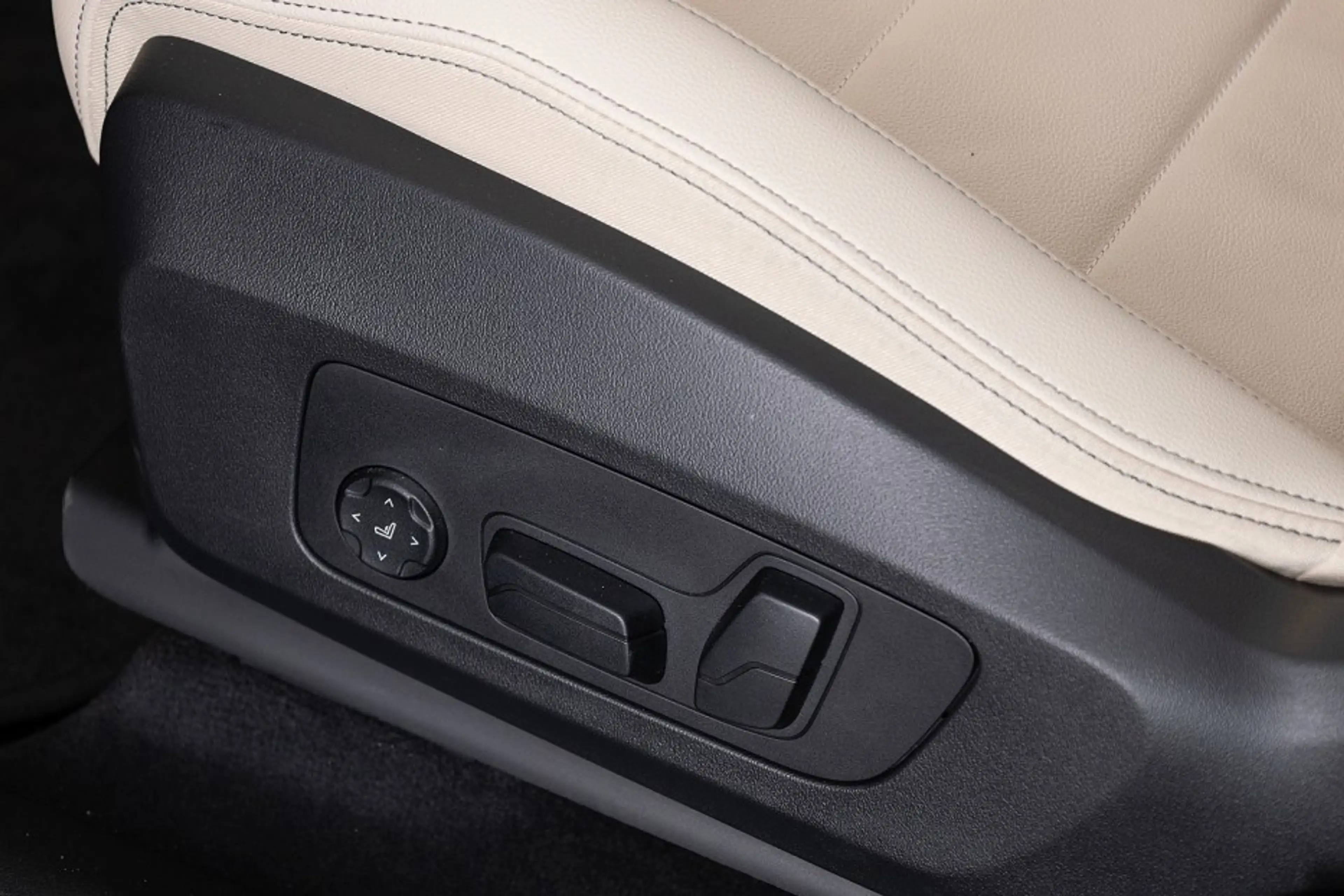 BMW 230 2-serie ActiveTourer 230e xDrive Luxury line | PAN — photo 16